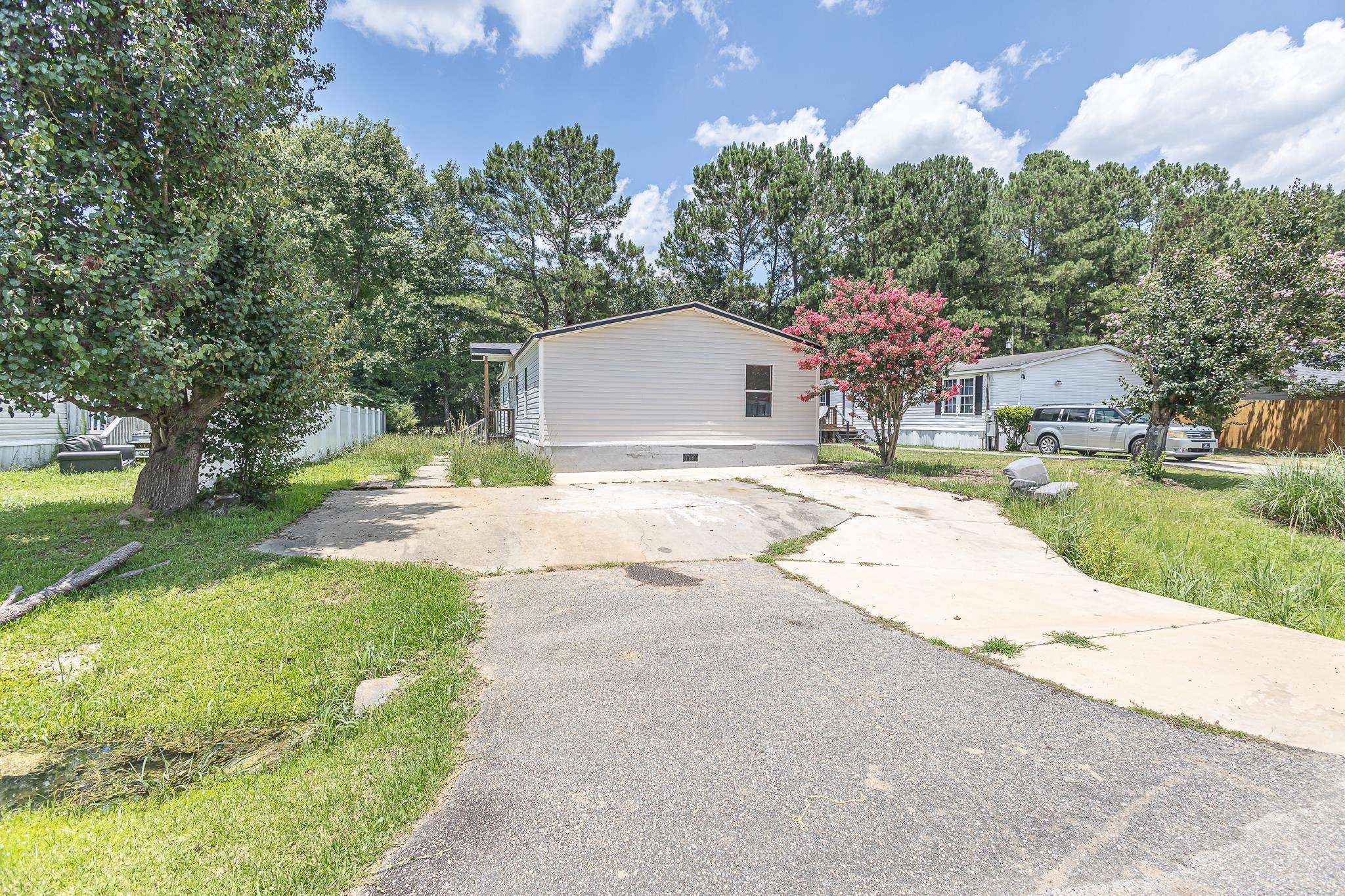 3785 Mayfield Dr. Property Photo 4
