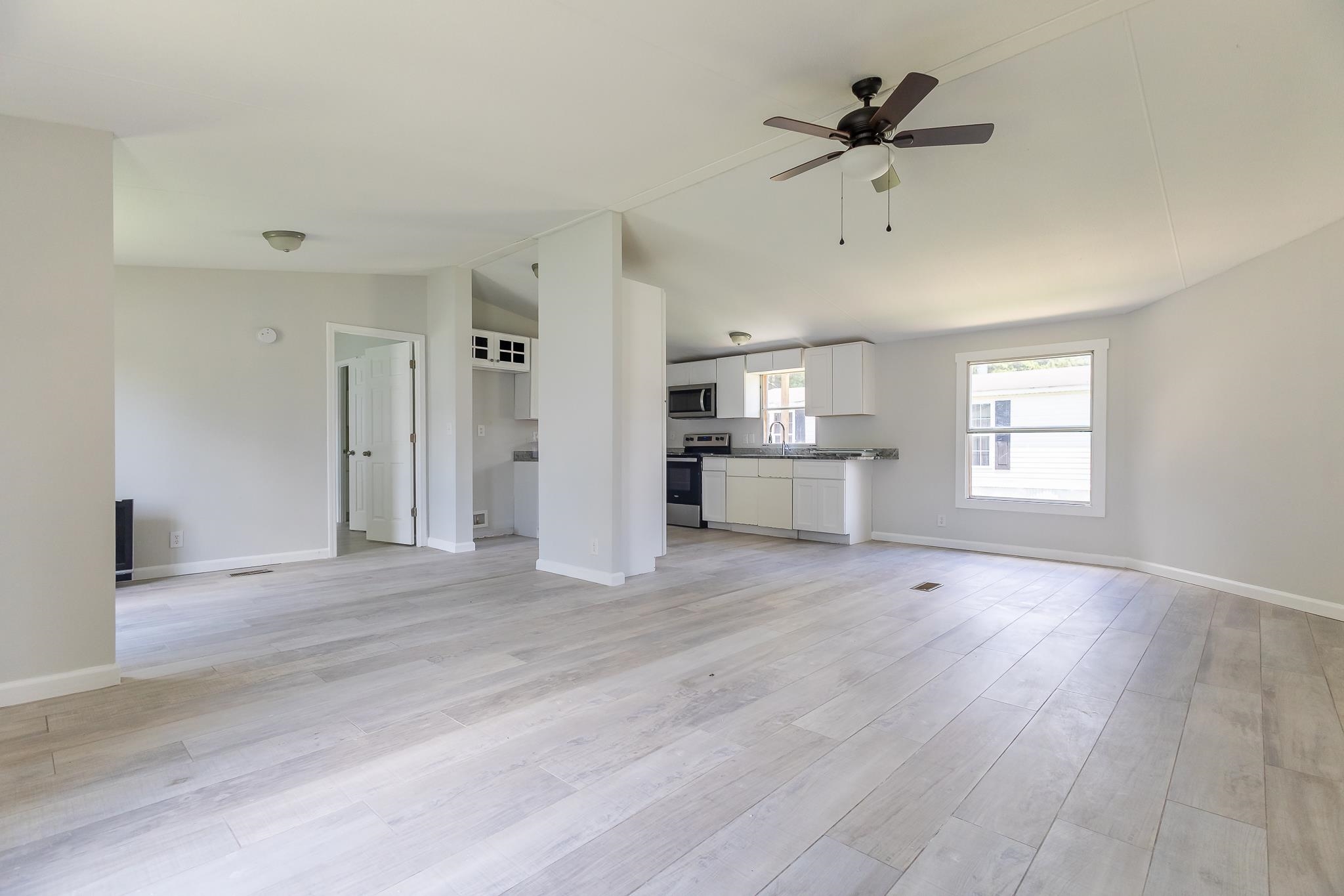 3785 Mayfield Dr. Property Photo 5