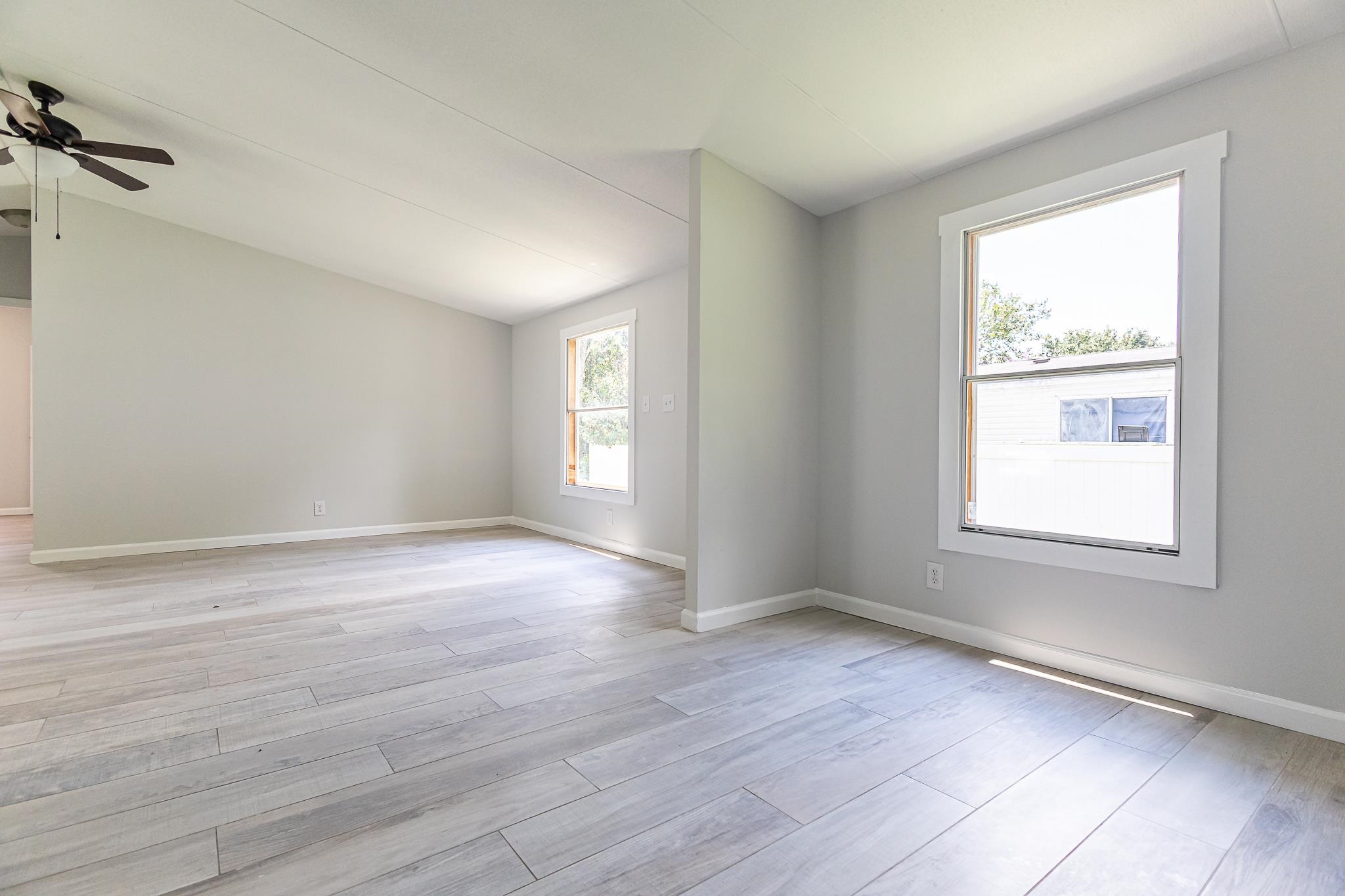 3785 Mayfield Dr. Property Photo 6
