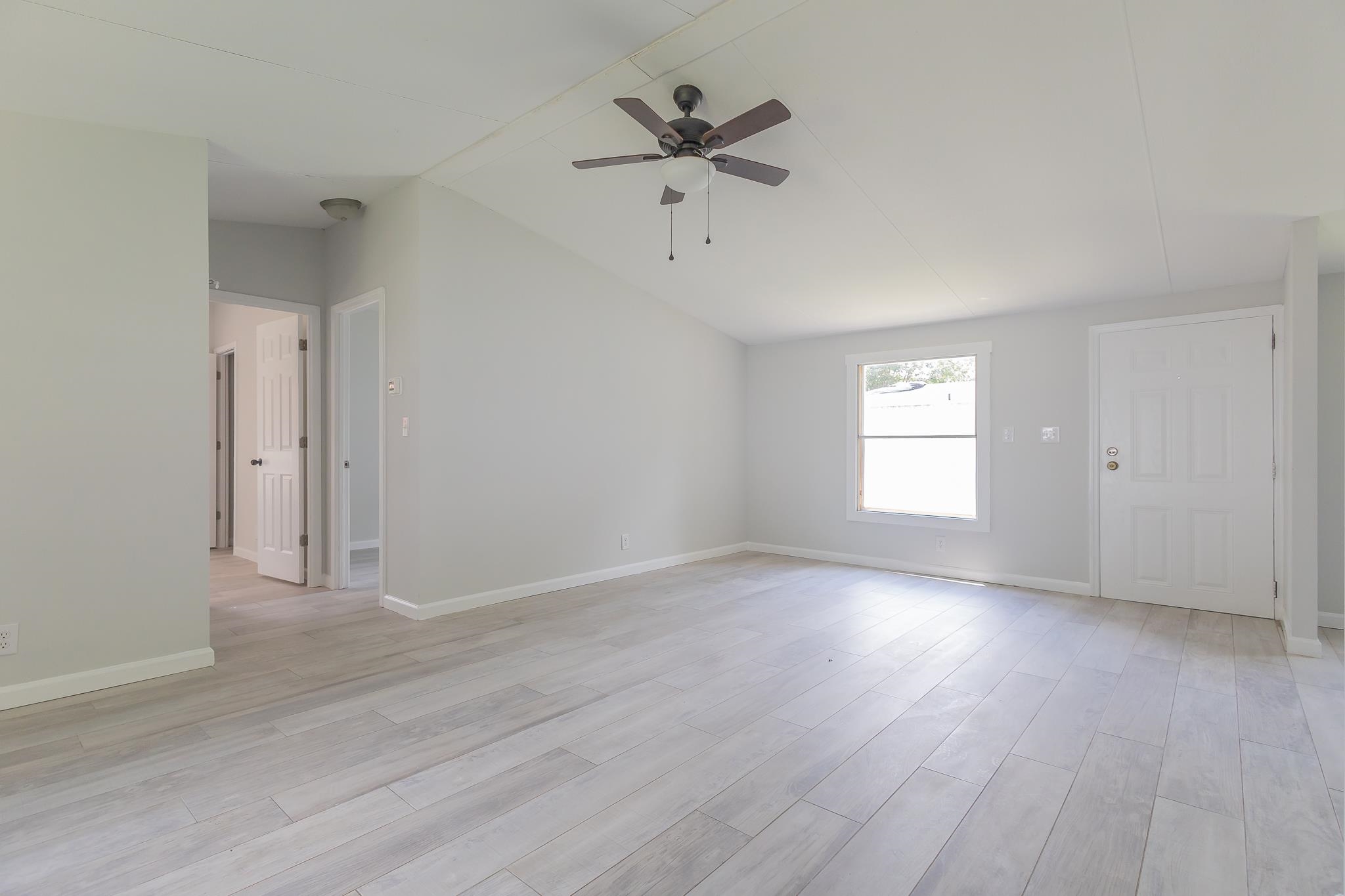 3785 Mayfield Dr. Property Photo 7