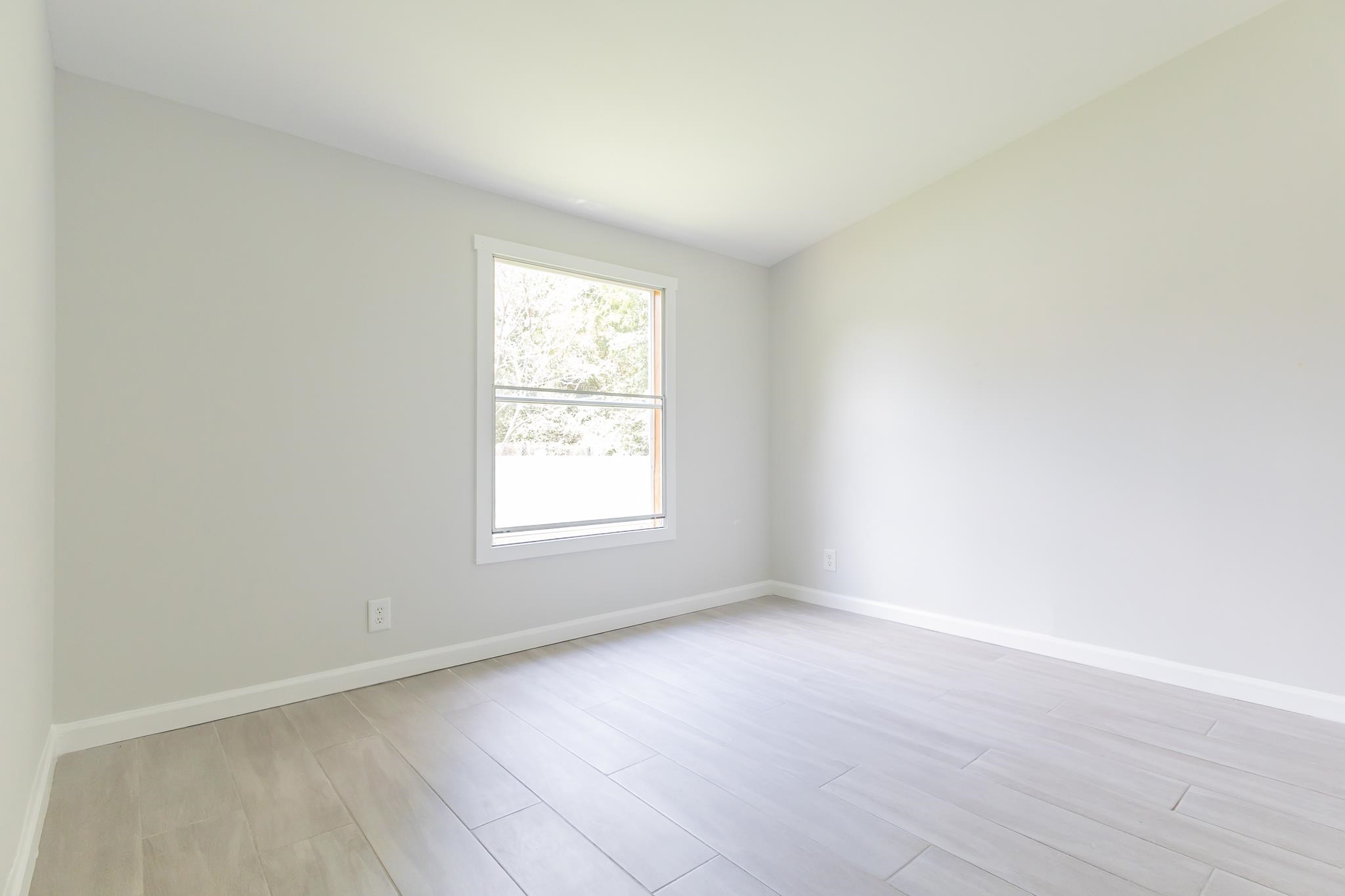 3785 Mayfield Dr. Property Photo 14