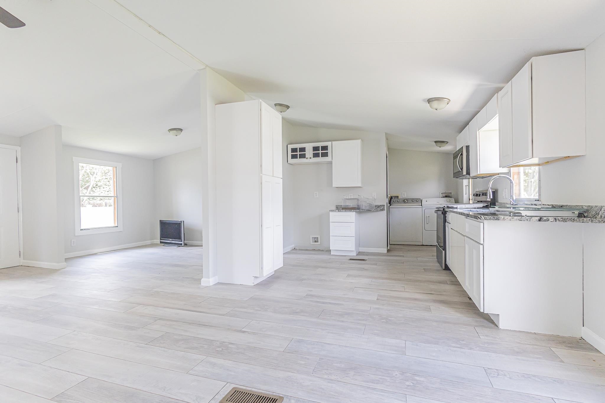 3785 Mayfield Dr. Property Photo 16