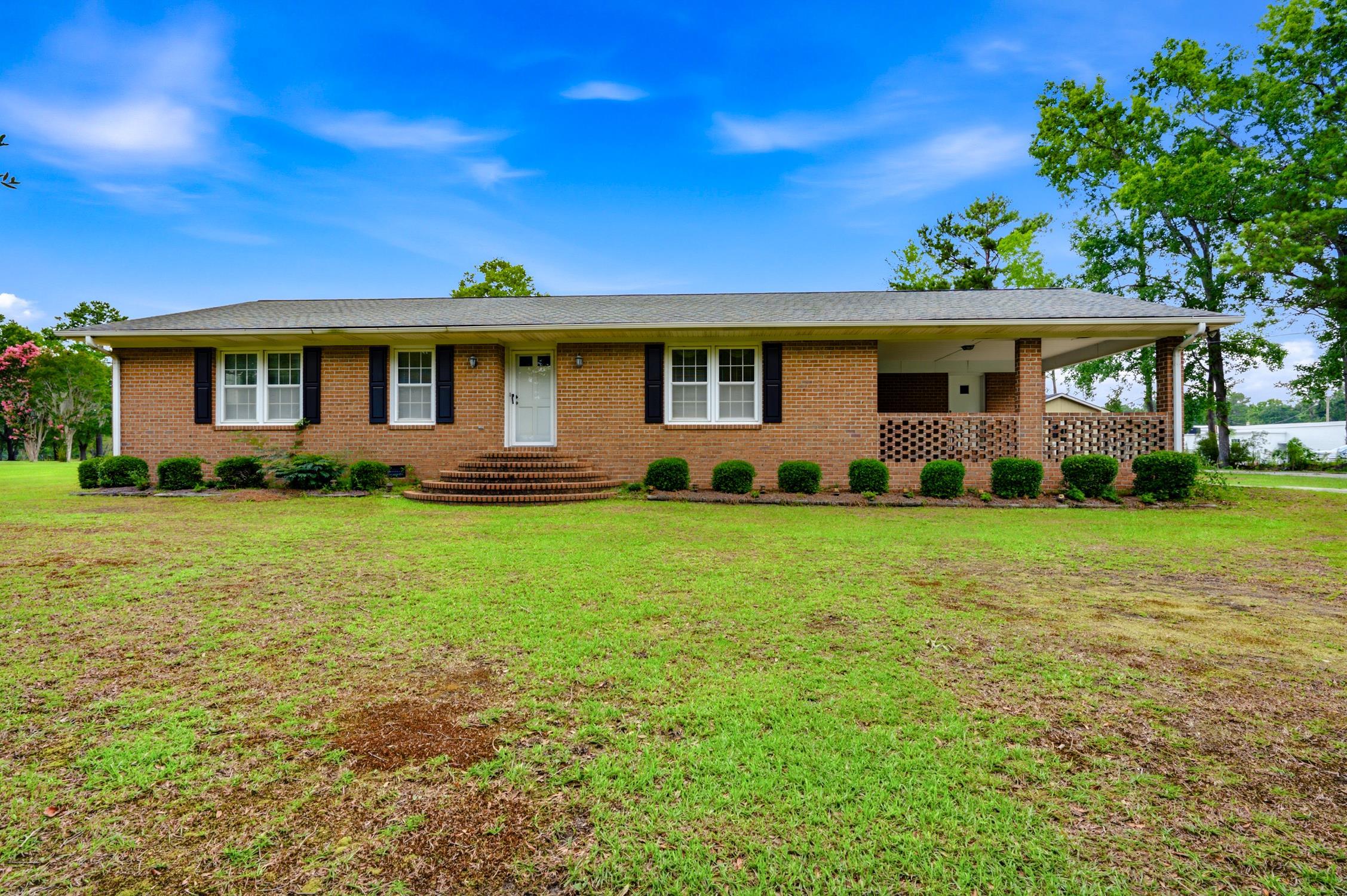 1007 Academy Dr. Property Photo 1