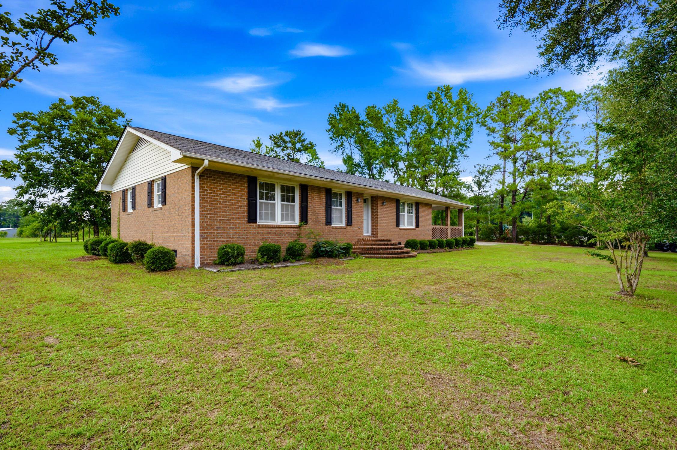 1007 Academy Dr. Property Photo 6