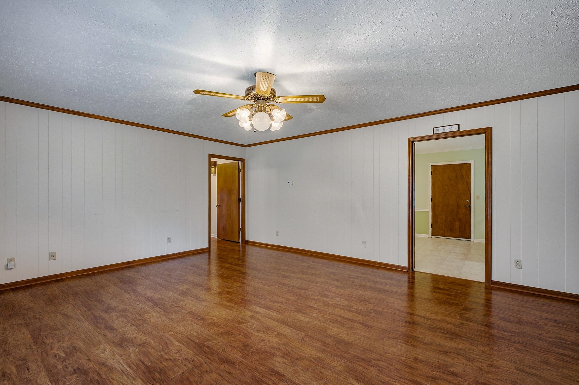 1007 Academy Dr. Property Photo 9