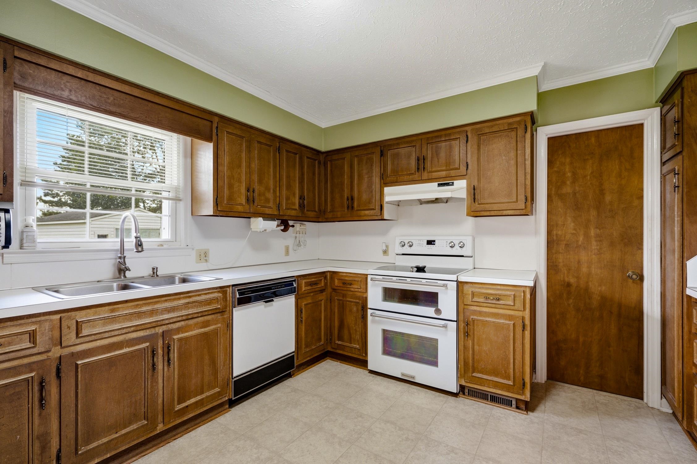 1007 Academy Dr. Property Photo 12