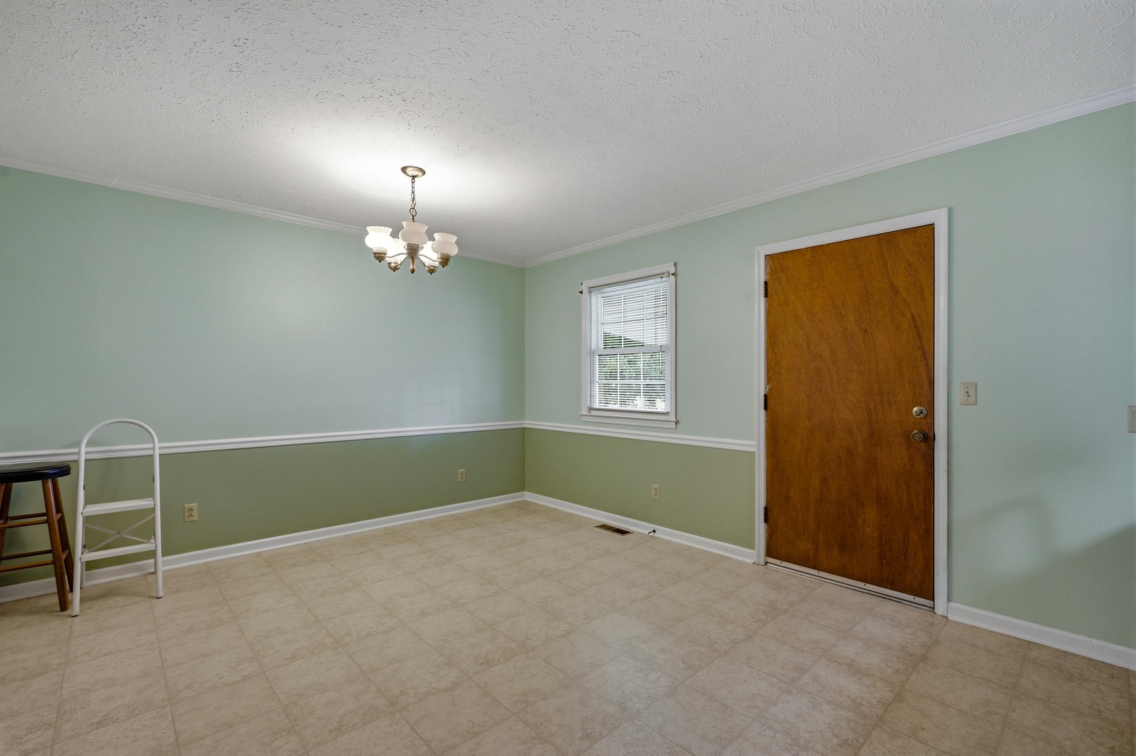 1007 Academy Dr. Property Photo 15