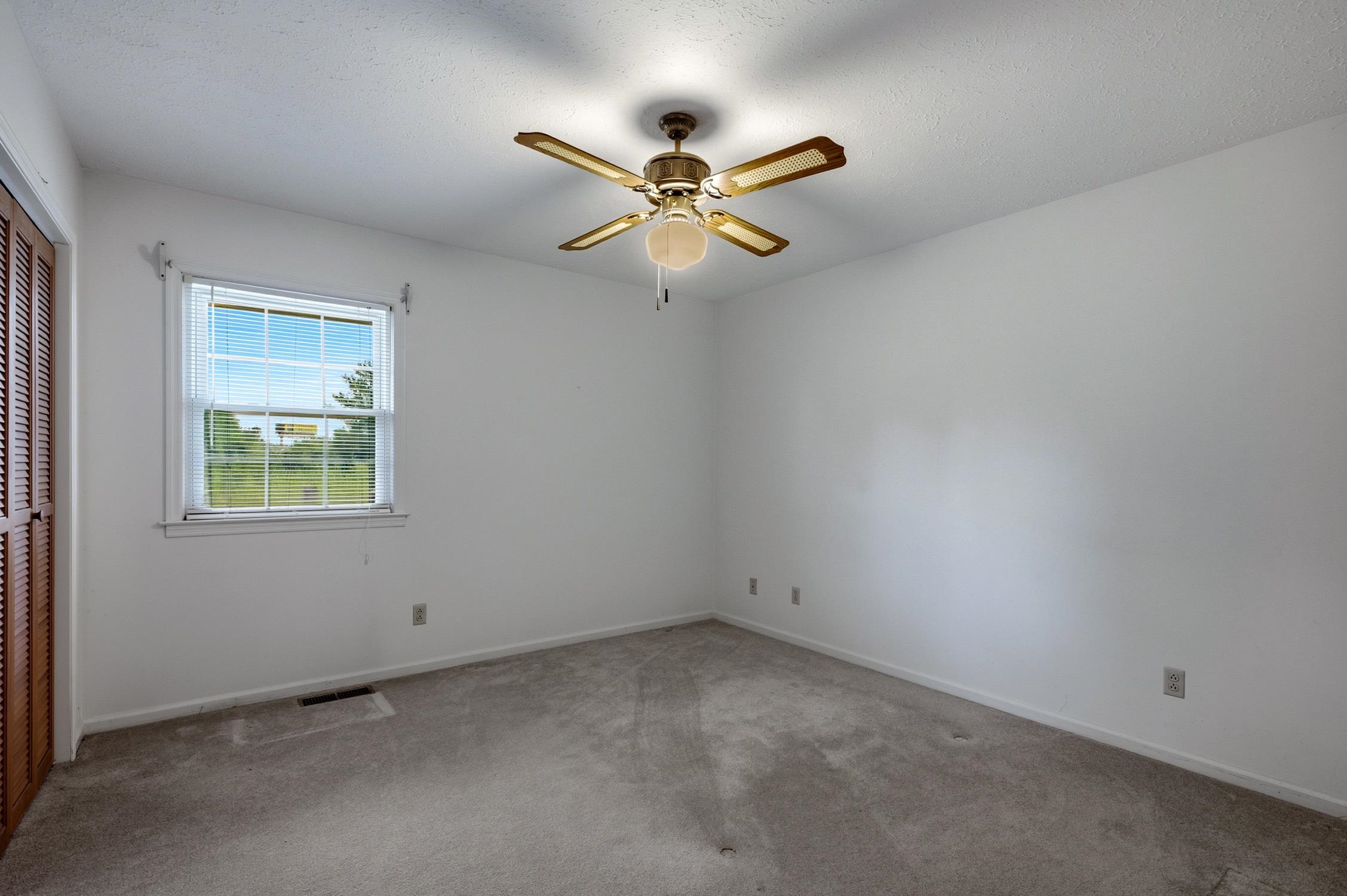 1007 Academy Dr. Property Photo 18