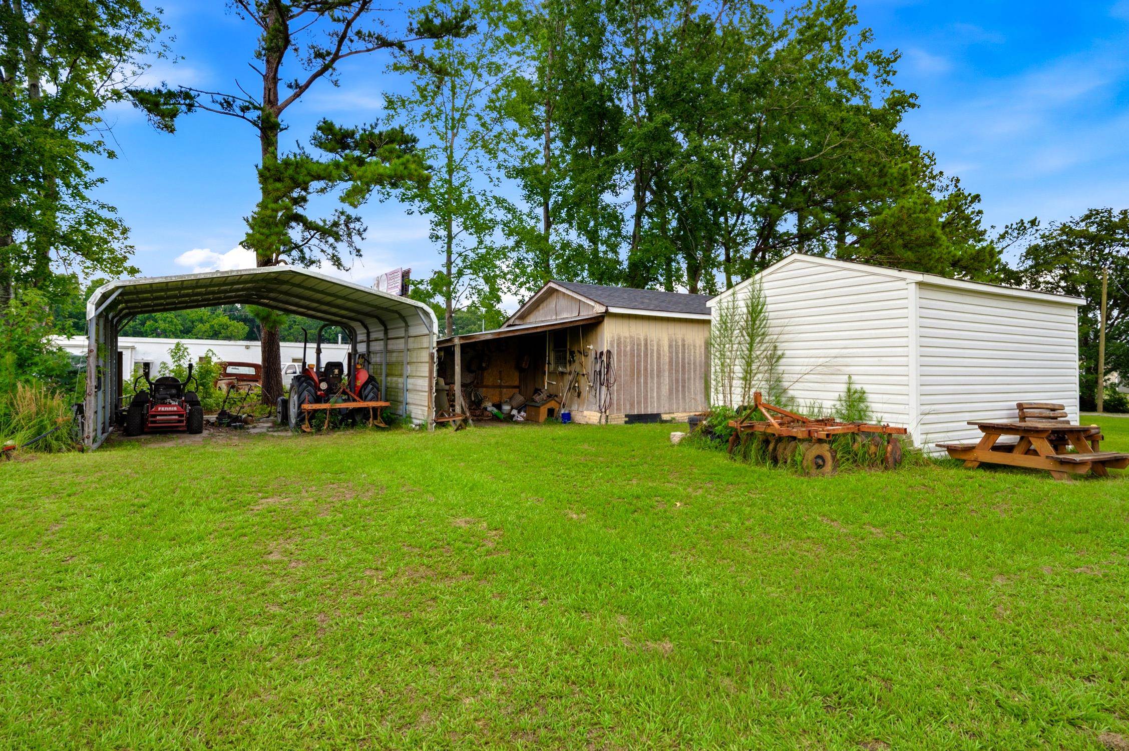 1007 Academy Dr. Property Photo 31