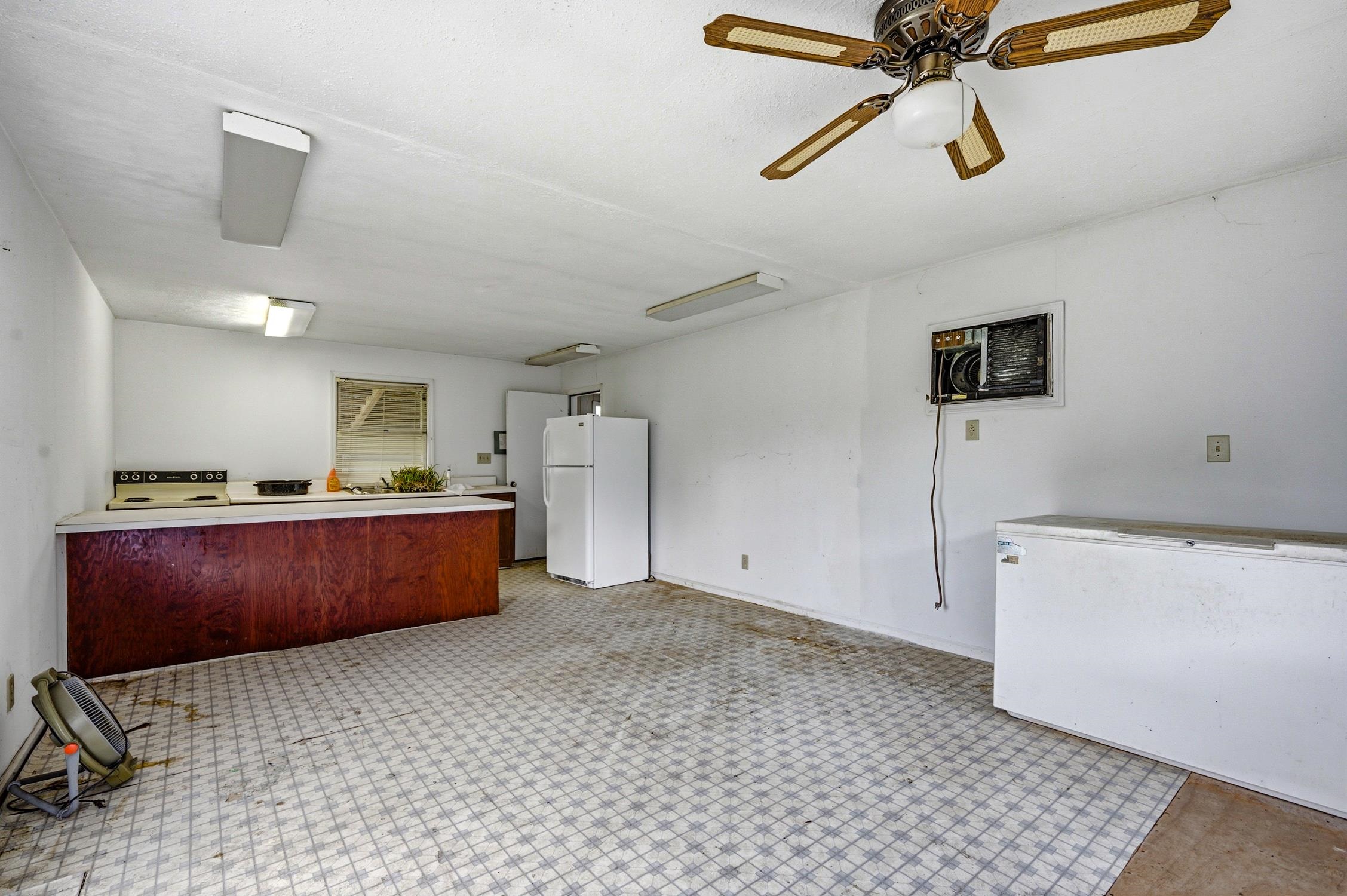 1007 Academy Dr. Property Photo 35