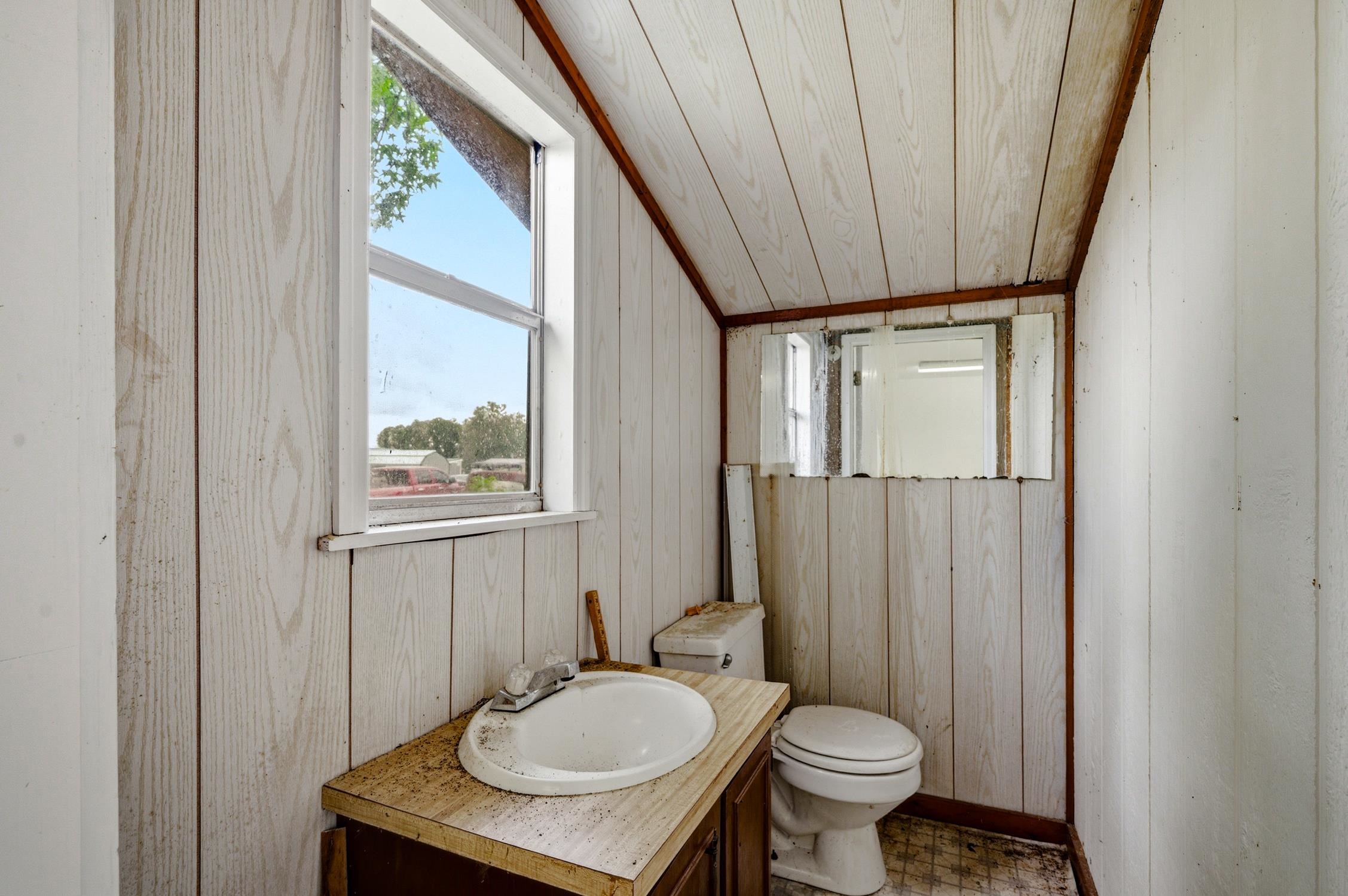 1007 Academy Dr. Property Photo 36