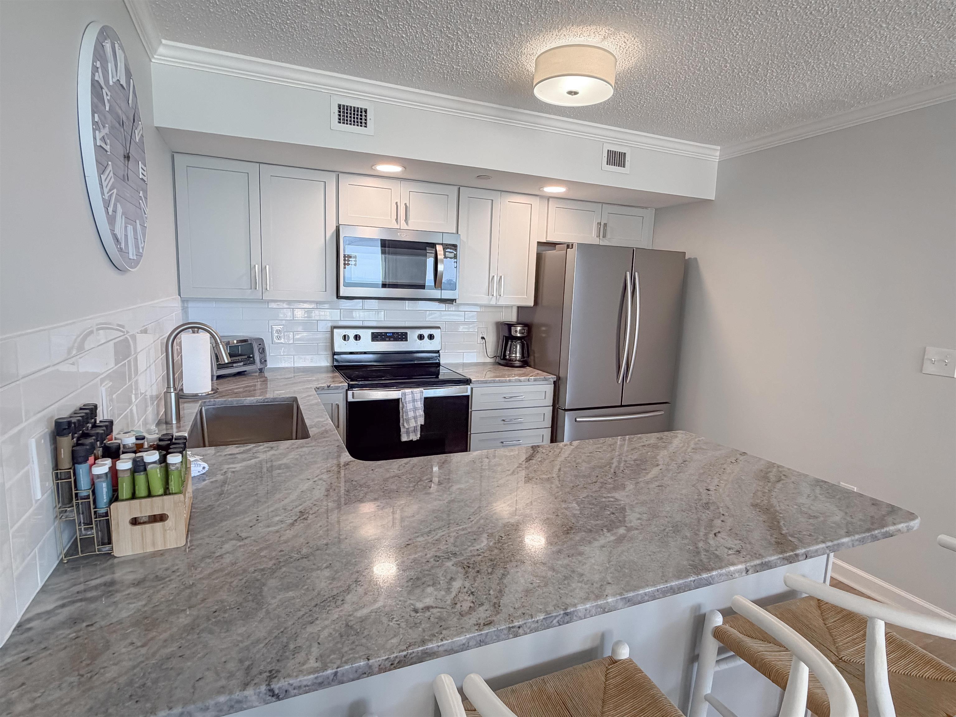 8560 Queensway Blvd. Property Photo 14