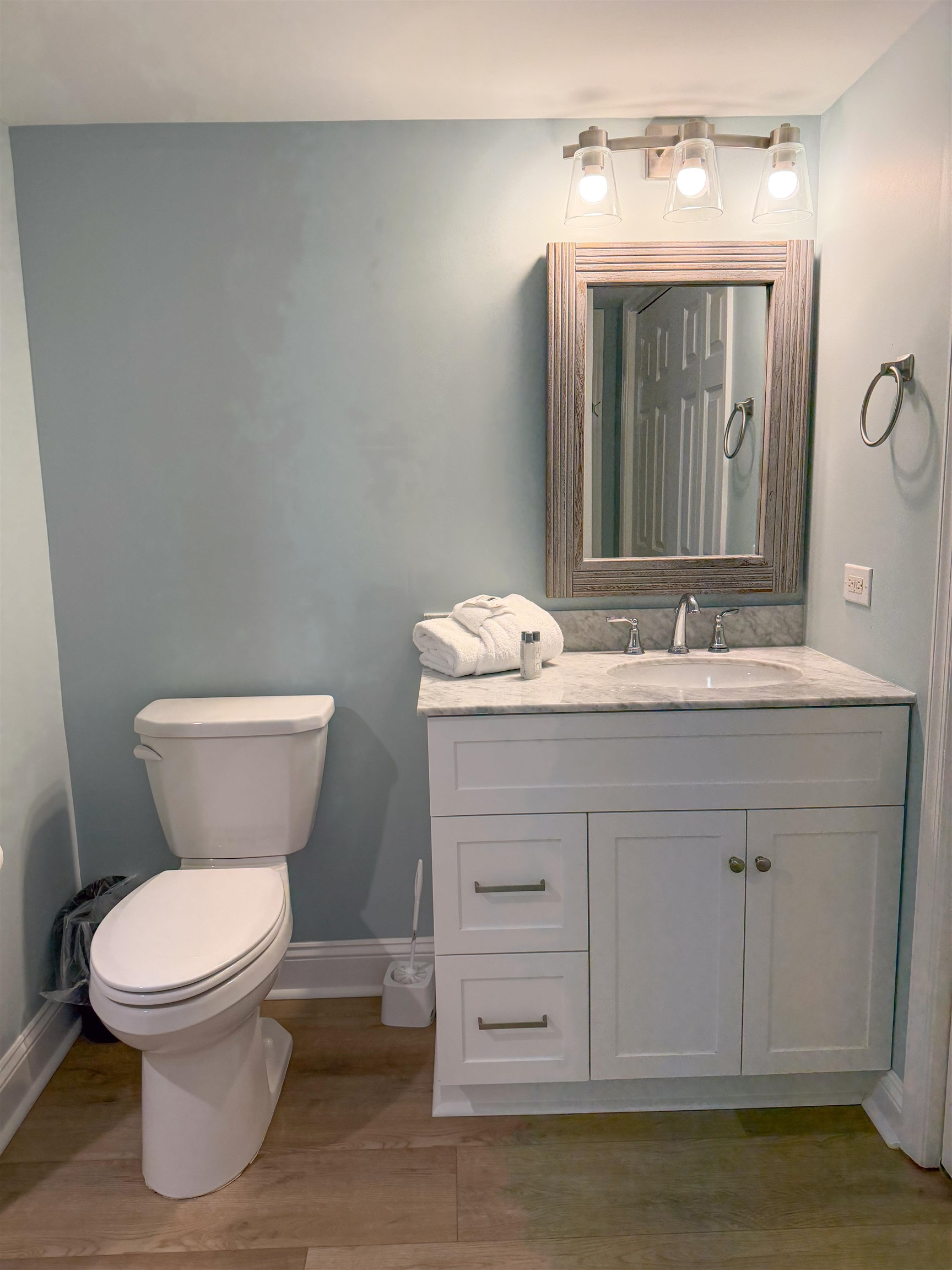 8560 Queensway Blvd. Property Photo 25