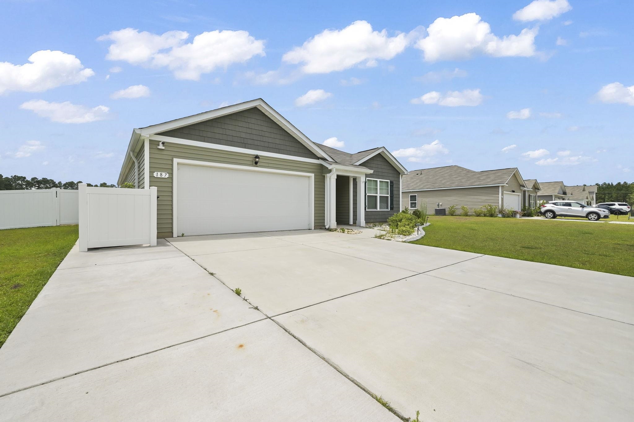 187 Seasons Trace Loop Property Photo 3