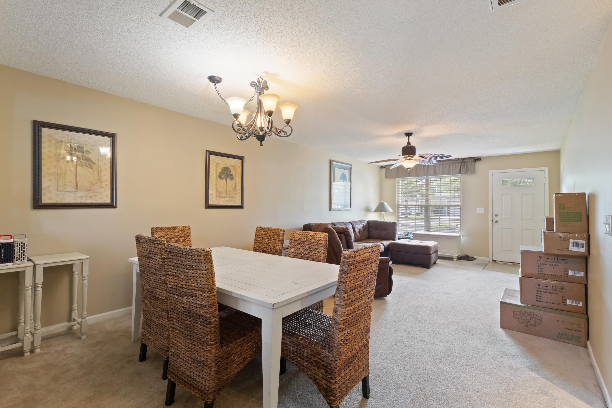 552 Uniola Dr. Property Photo 12