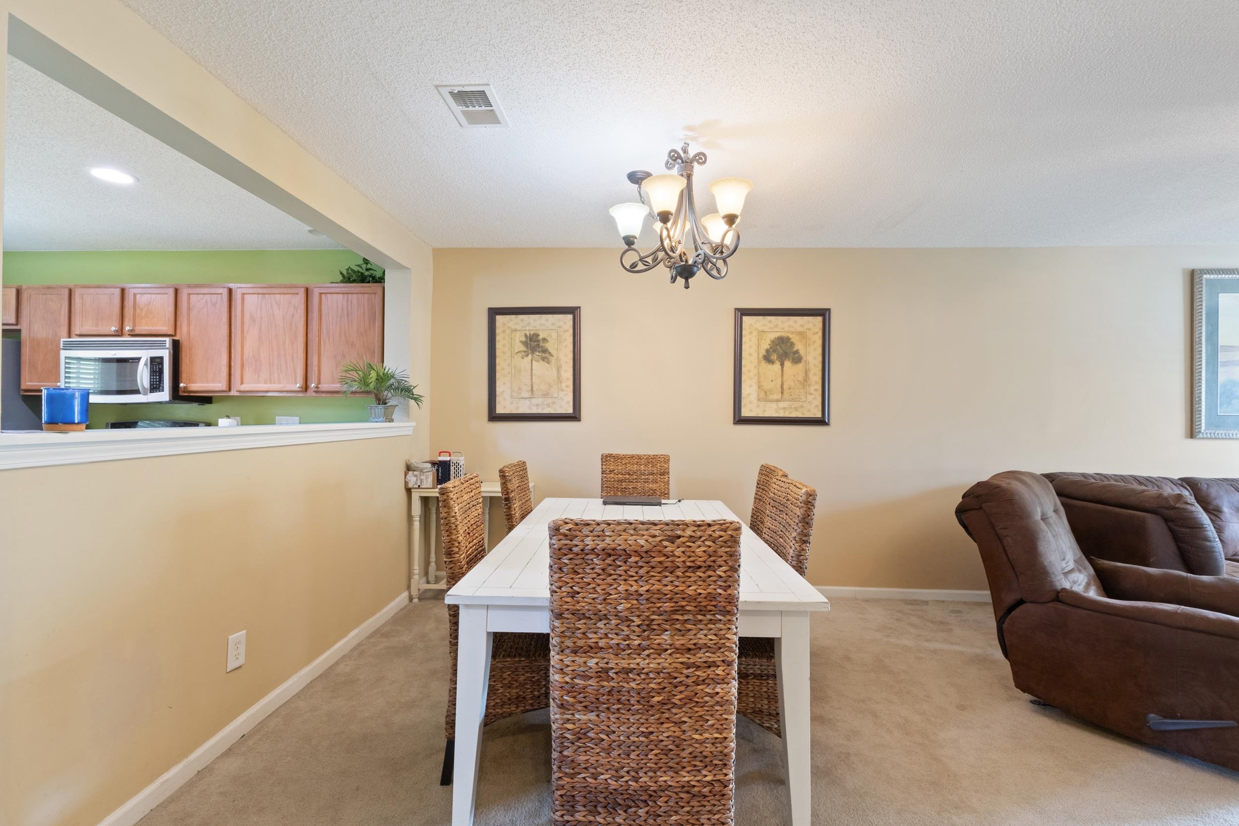 552 Uniola Dr. Property Photo 13