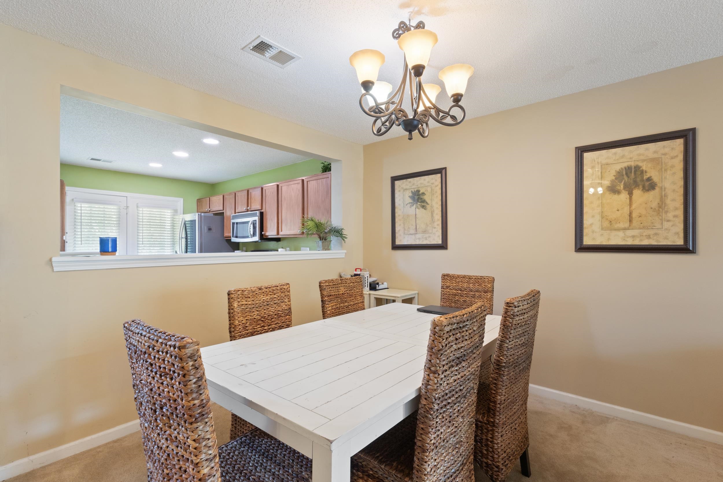 552 Uniola Dr. Property Photo 15