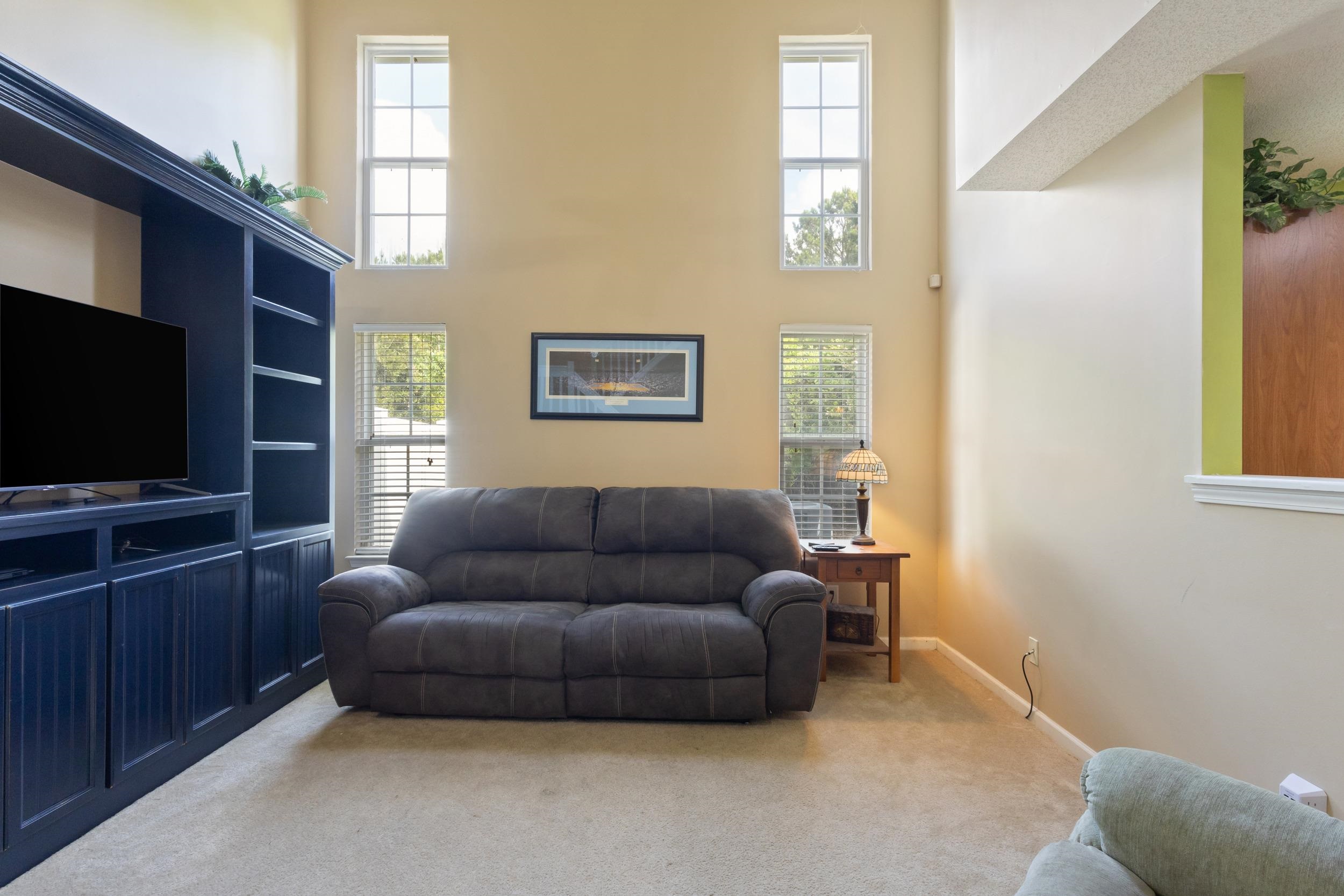 552 Uniola Dr. Property Photo 22
