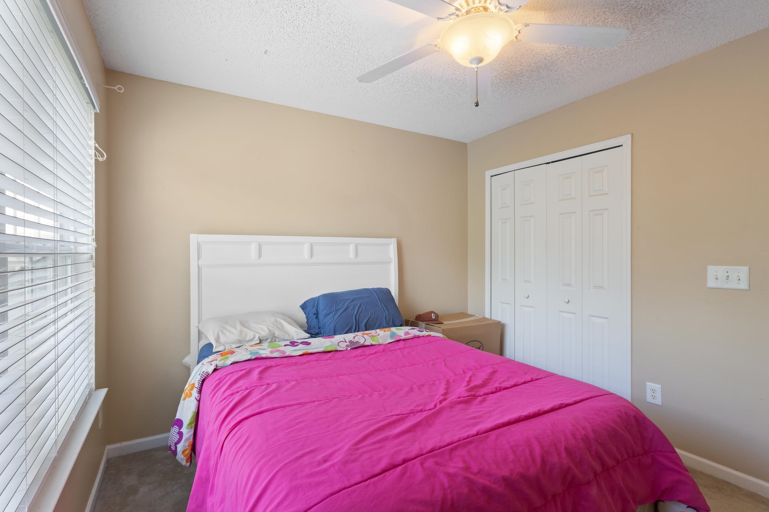 552 Uniola Dr. Property Photo 32