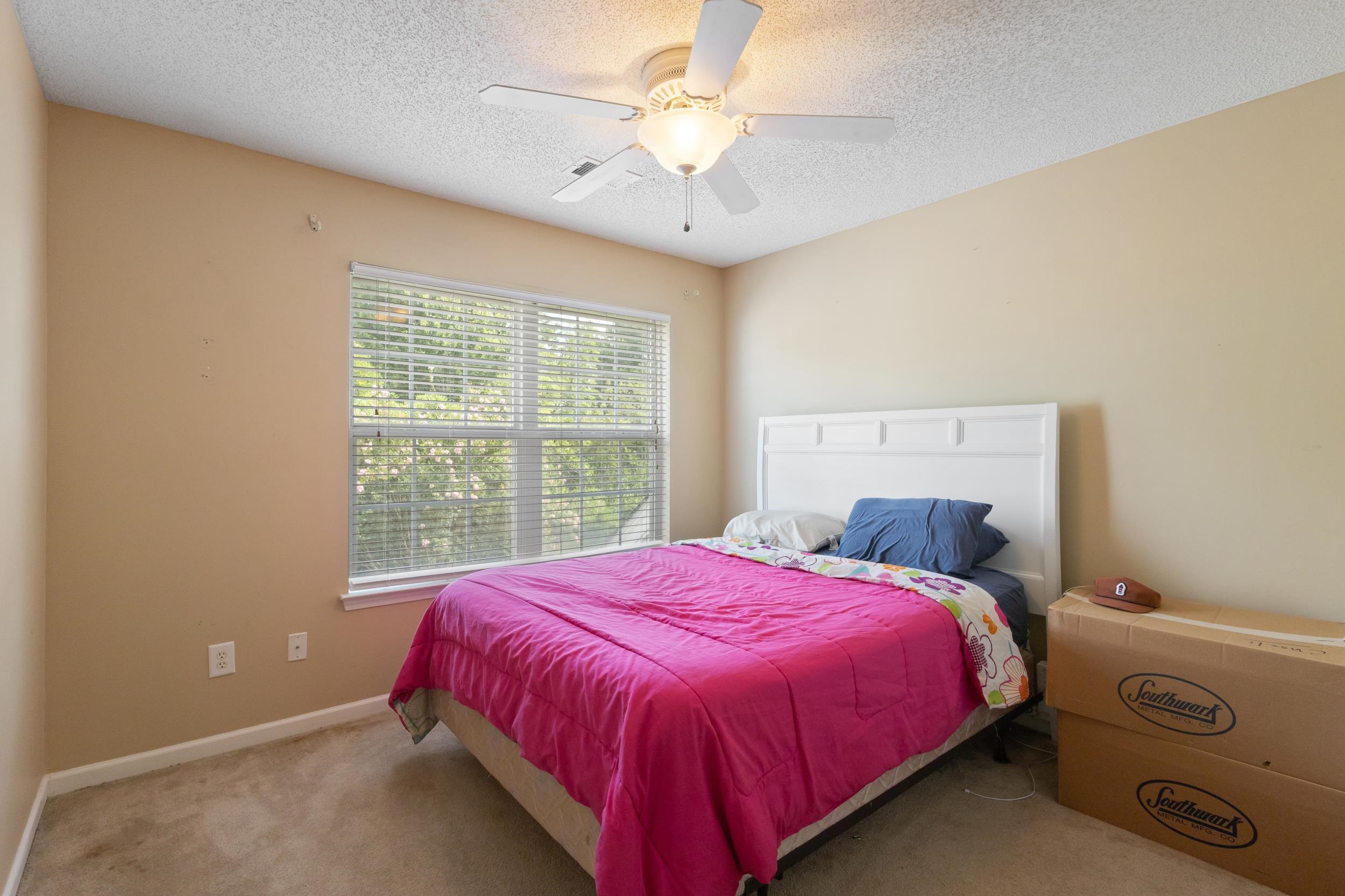 552 Uniola Dr. Property Photo 33