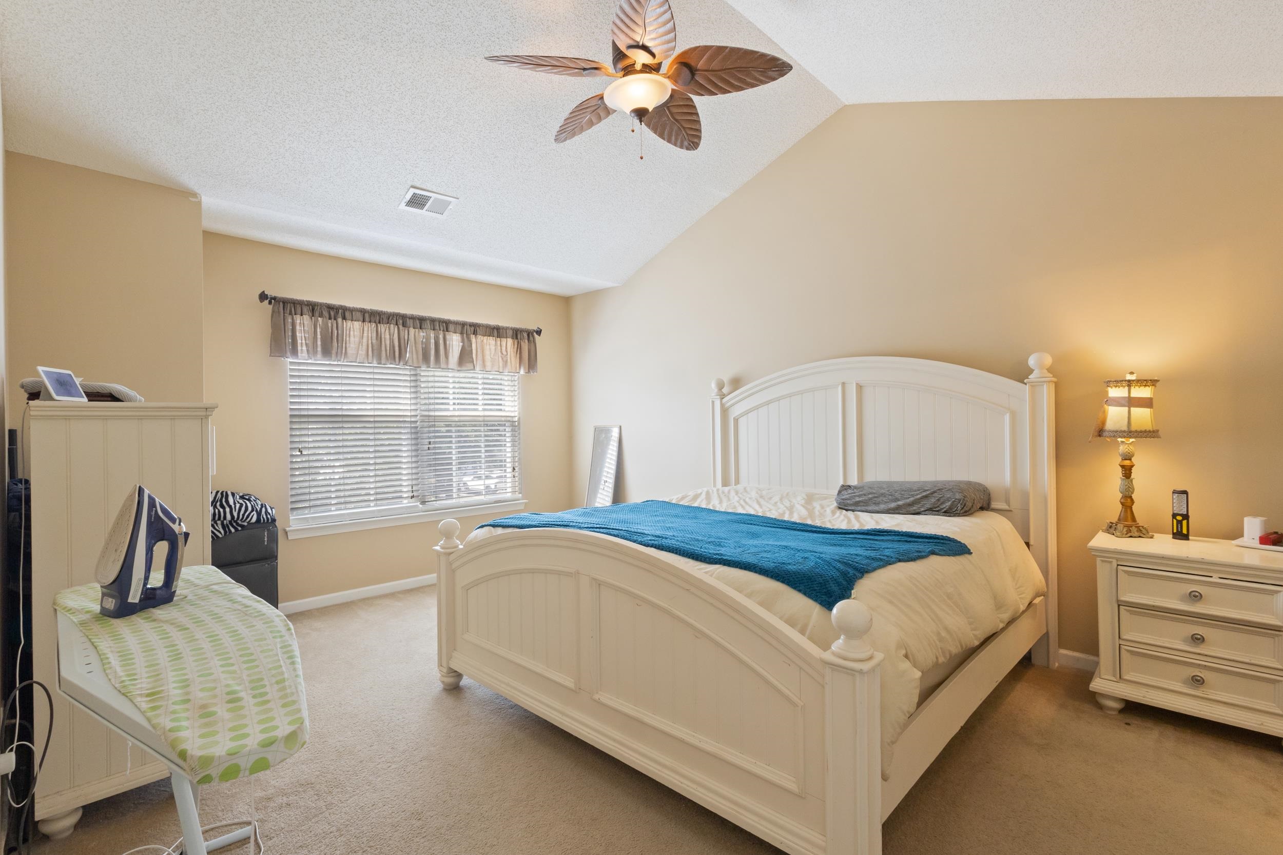 552 Uniola Dr. Property Photo 35