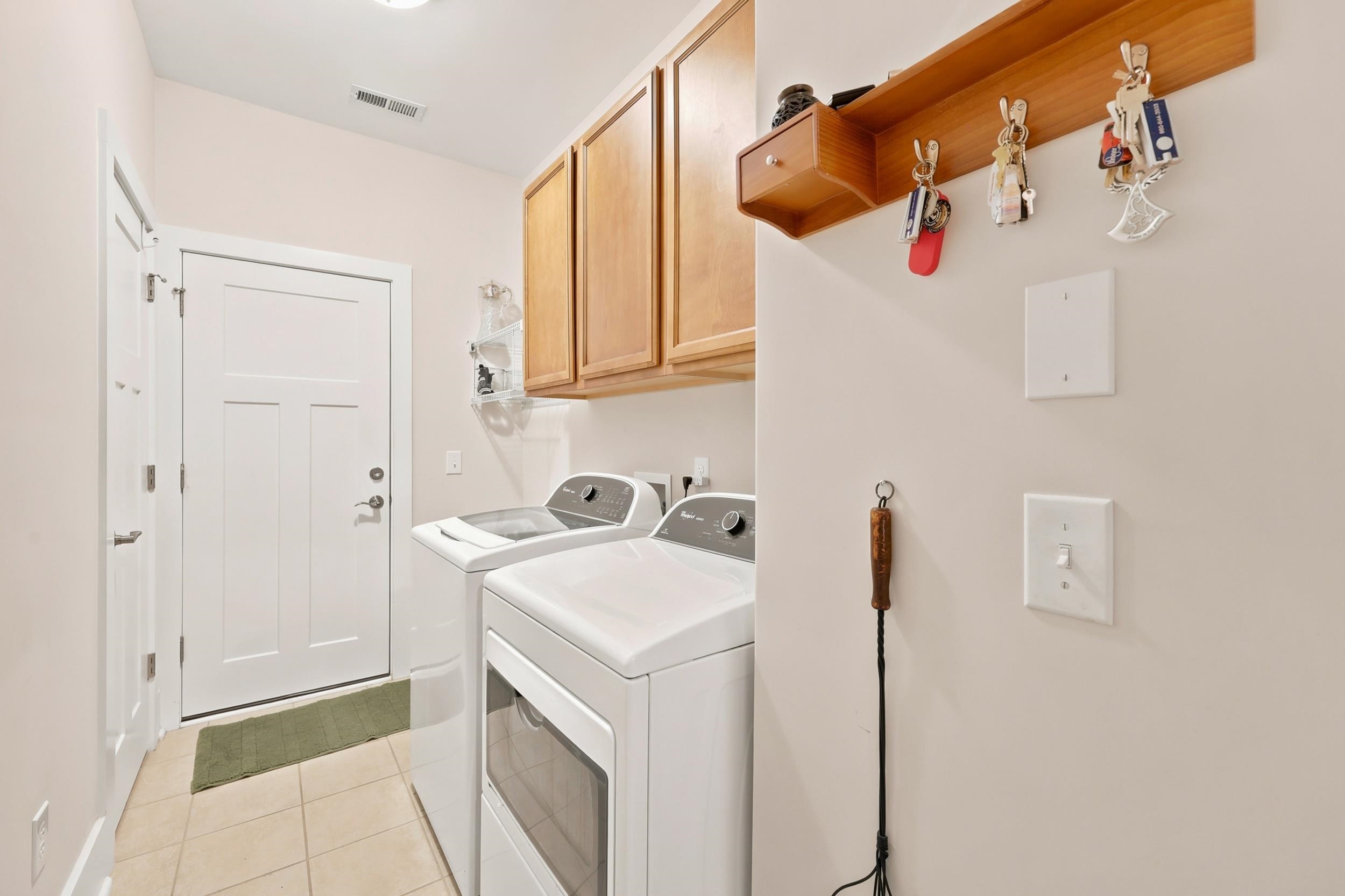 281 Outboard Dr. Property Photo 24