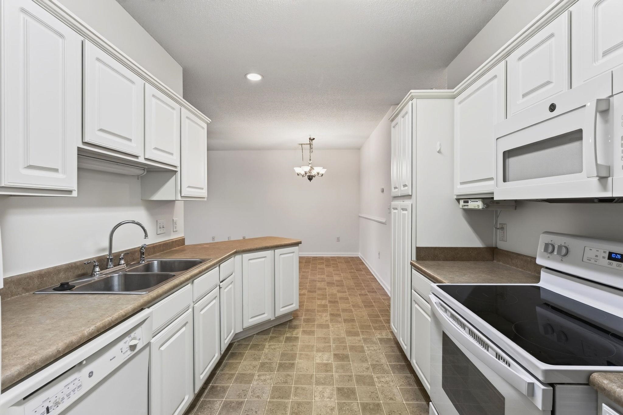 130 Lazy Willow Ln. Property Photo 5