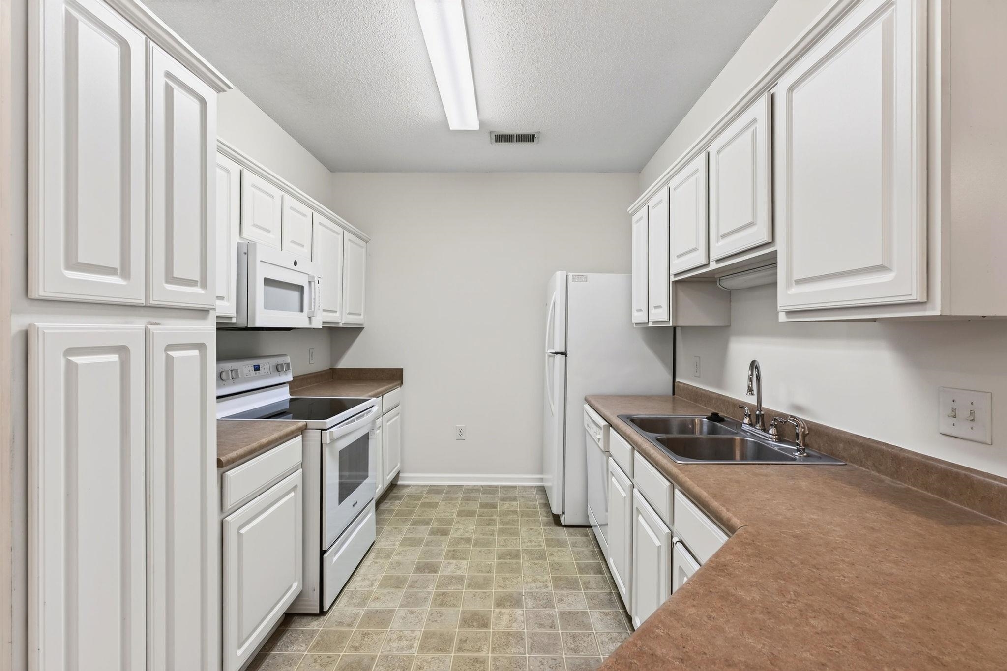 130 Lazy Willow Ln. Property Photo 6