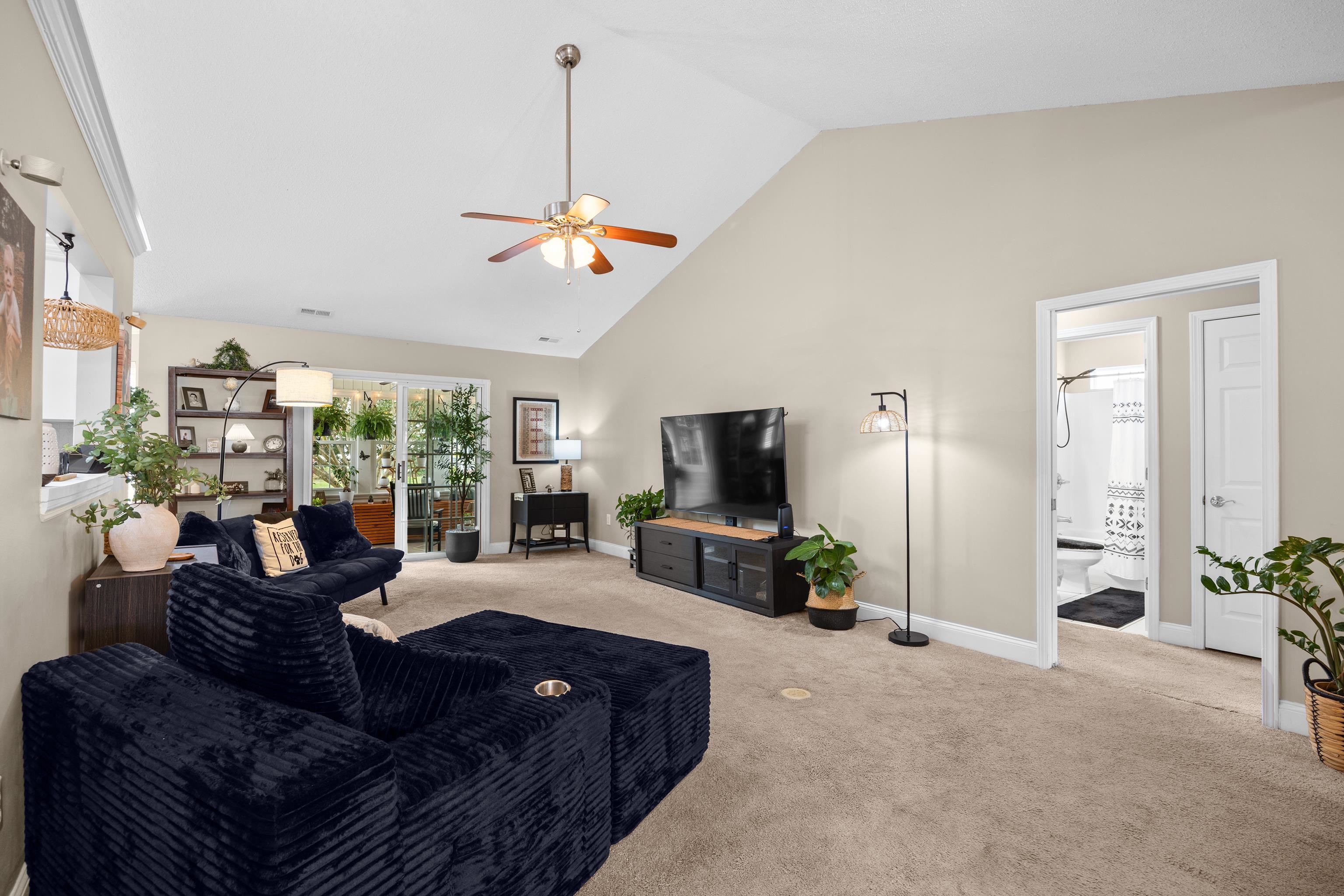 228 Candlewood Dr. Property Photo 6