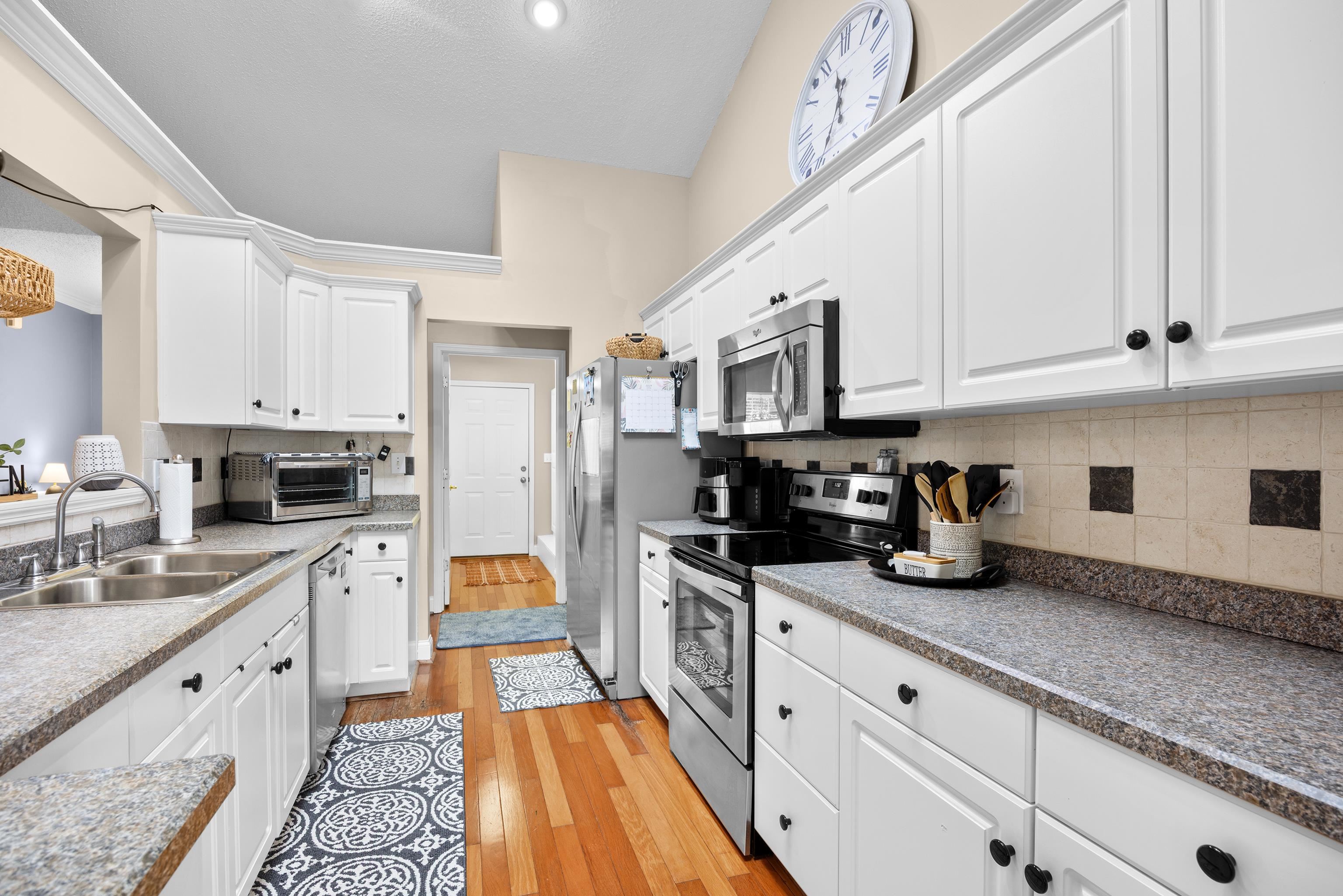 228 Candlewood Dr. Property Photo 12