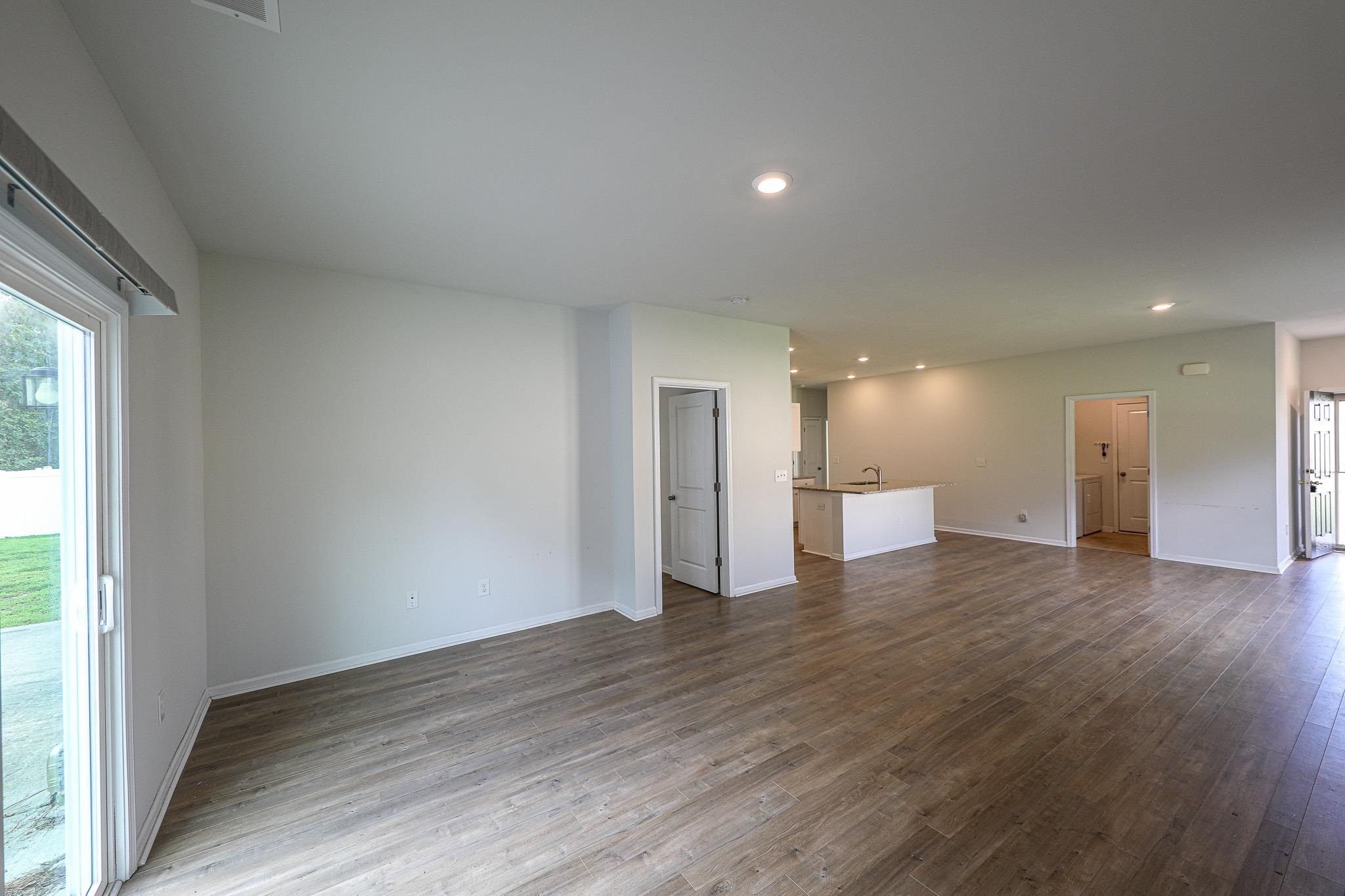 543 Carrick Loop Property Photo 3