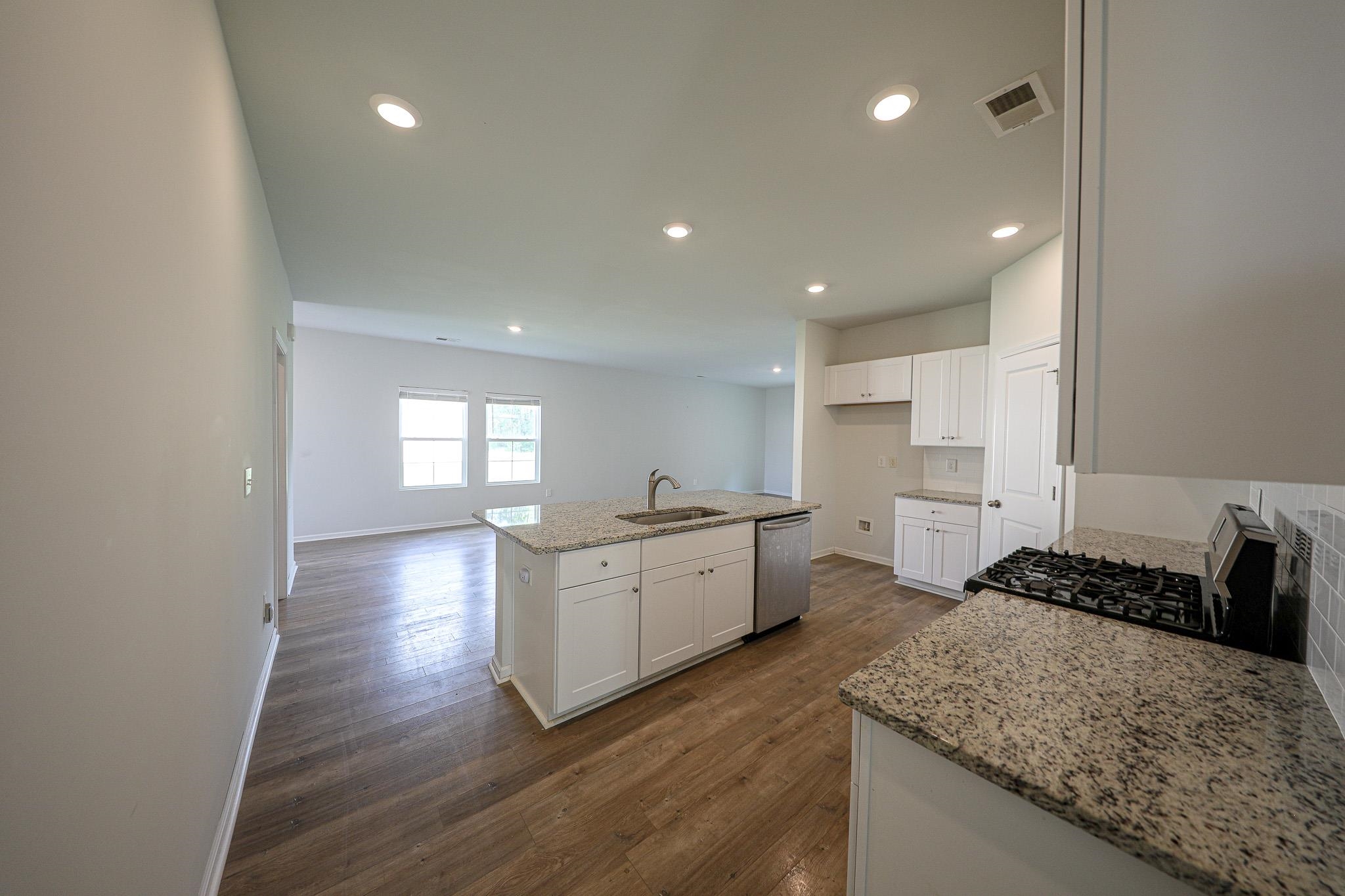 543 Carrick Loop Property Photo 6