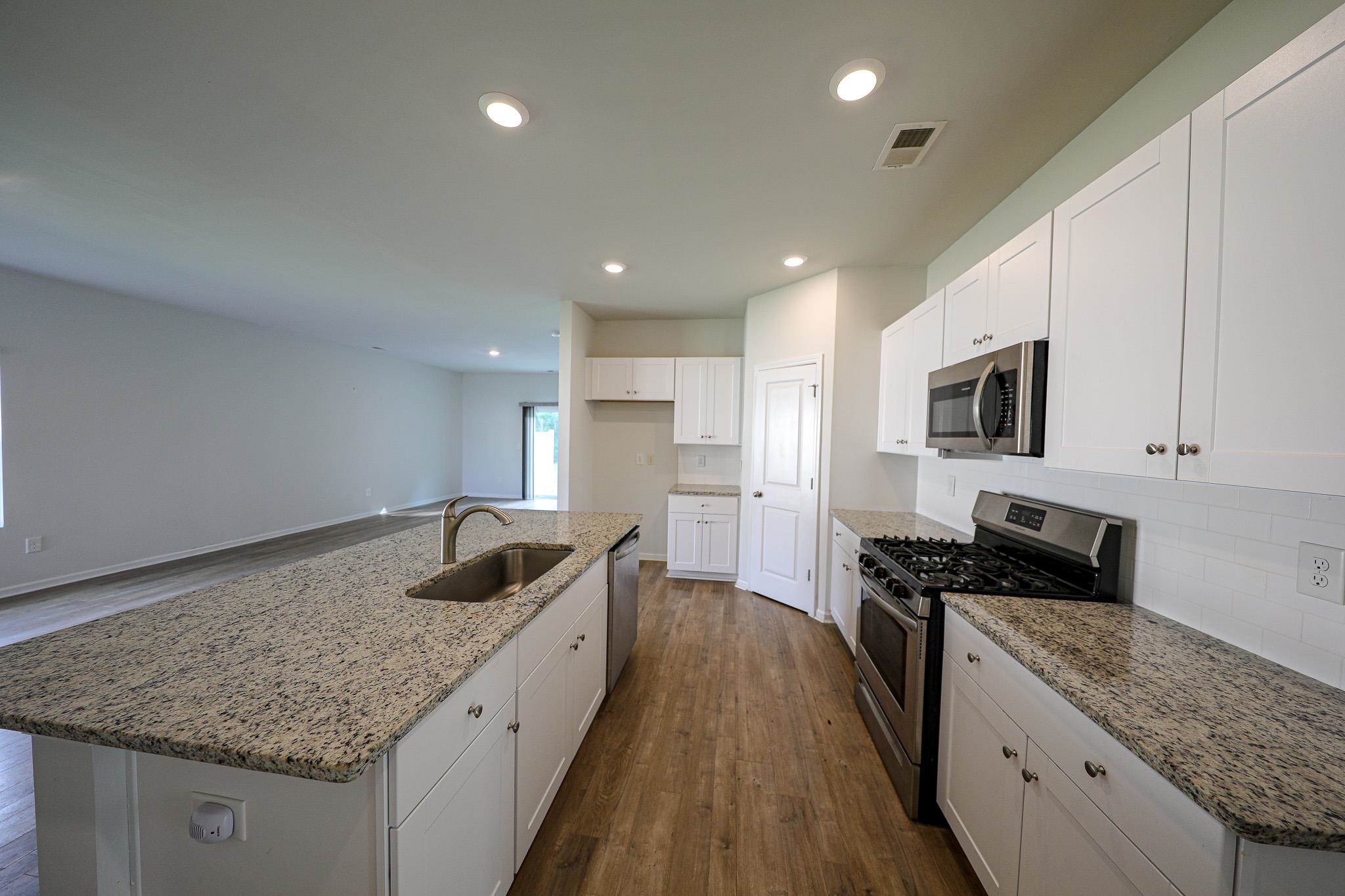 543 Carrick Loop Property Photo 7