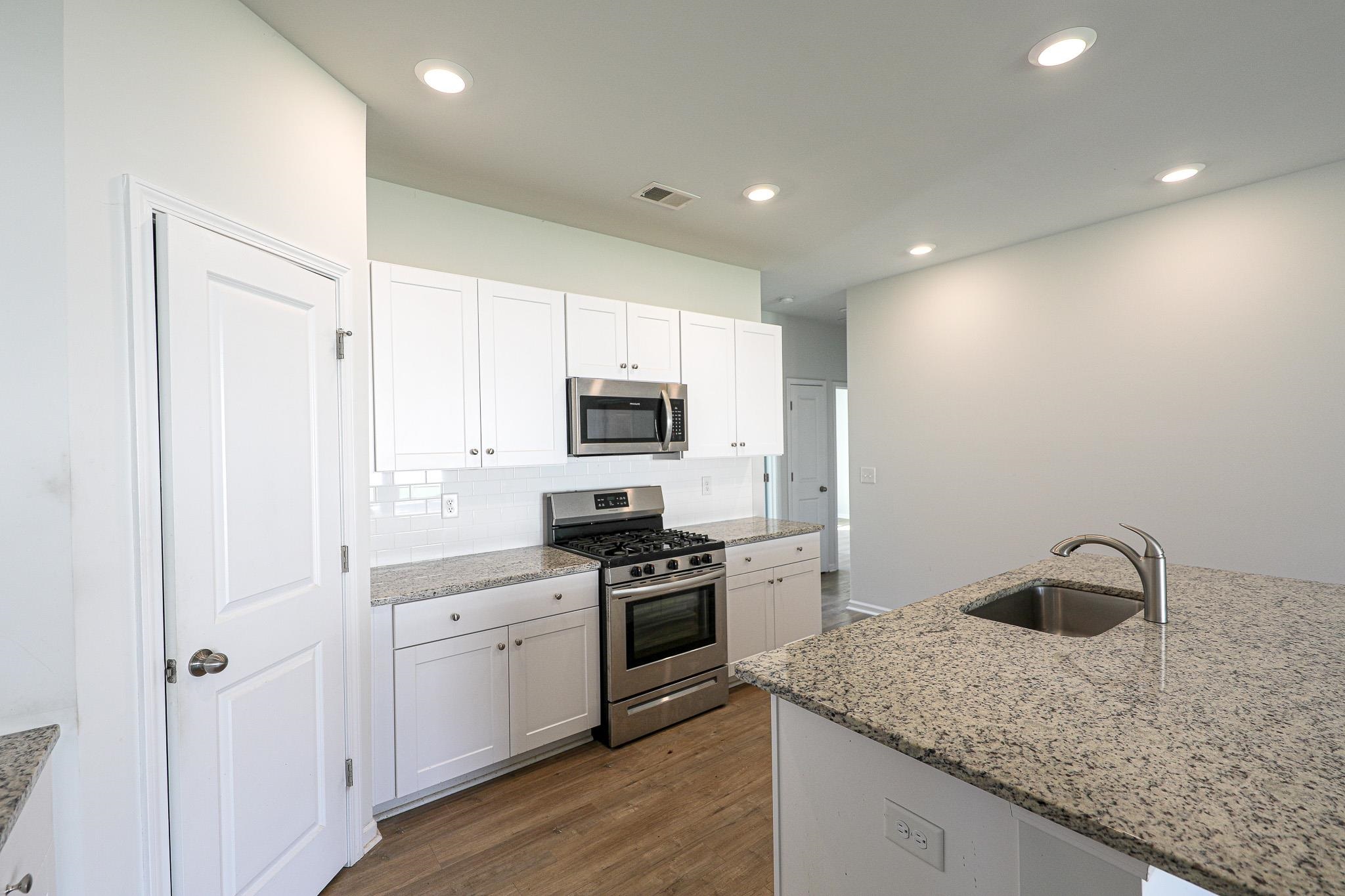 543 Carrick Loop Property Photo 8