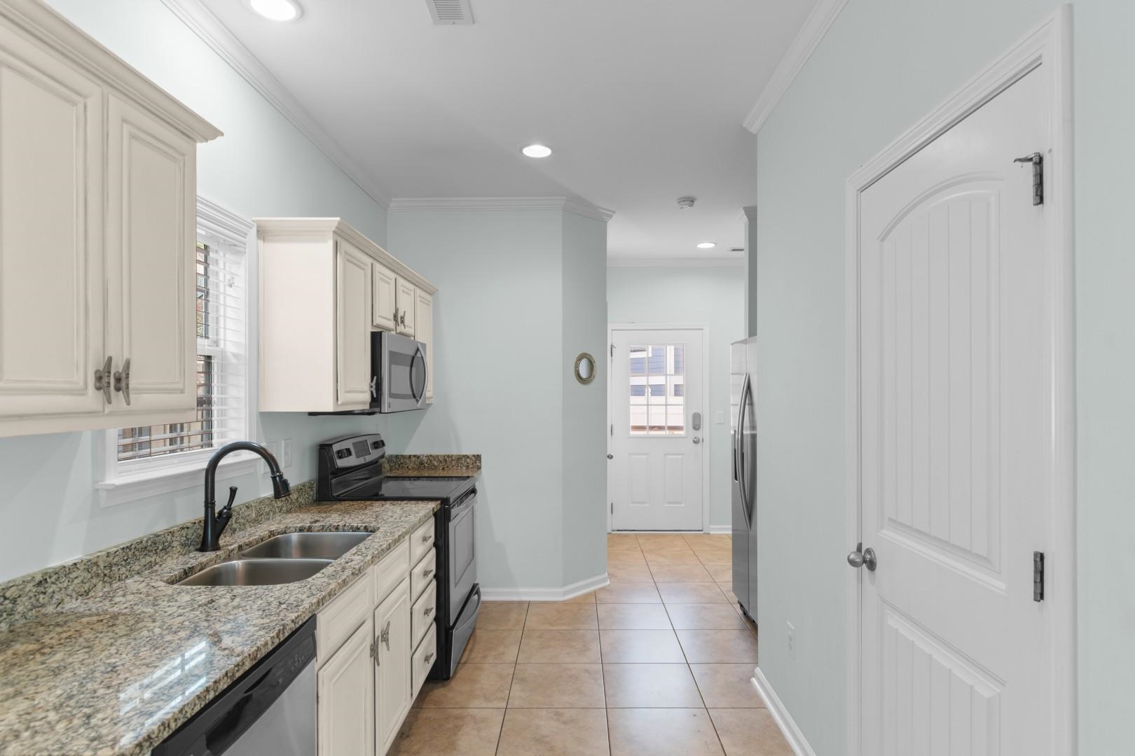 711 Shell Creek Circle Property Photo 8