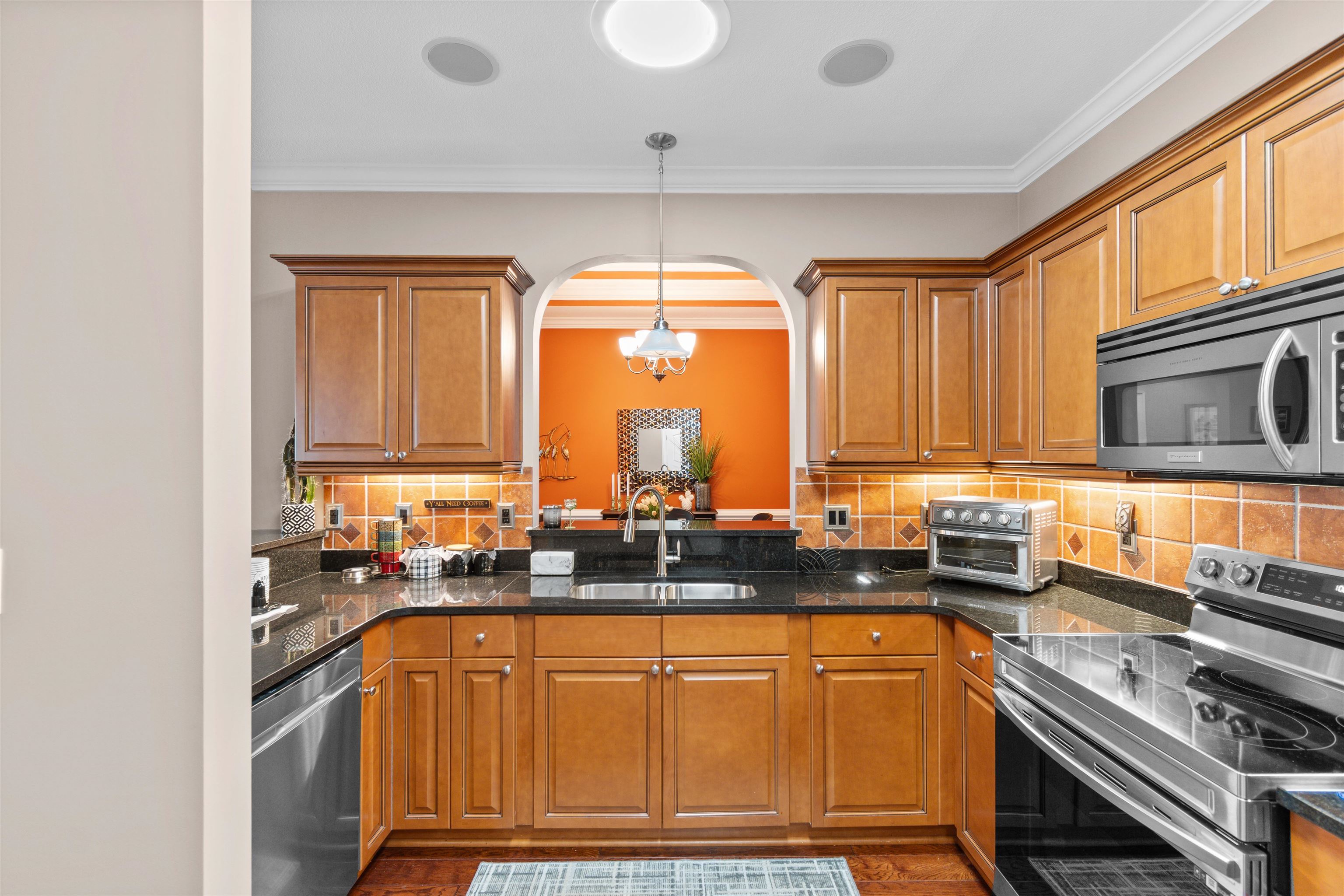 505 Norwich Ln. Property Photo 6