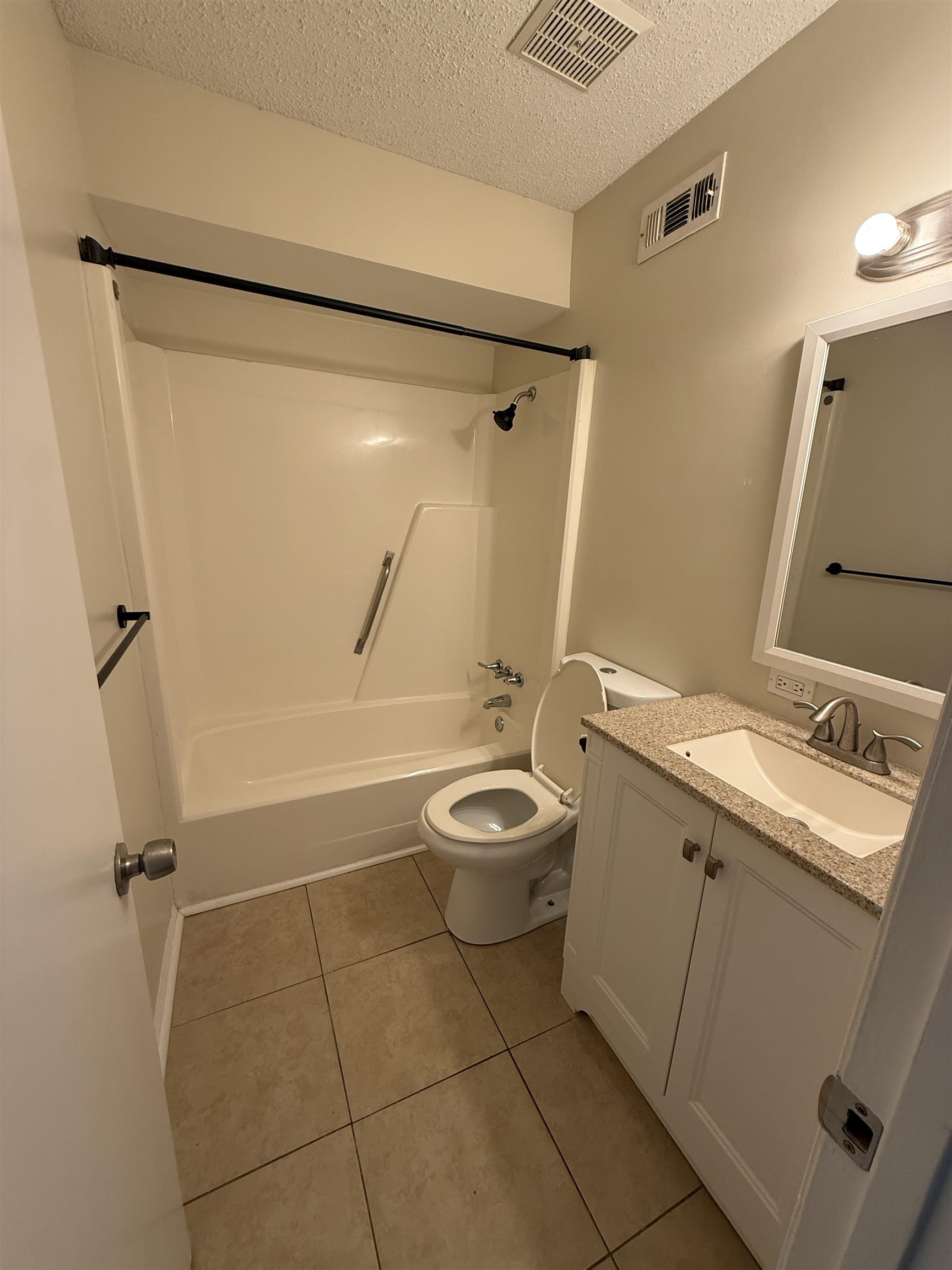 411 Cambridge Circle Property Photo 5