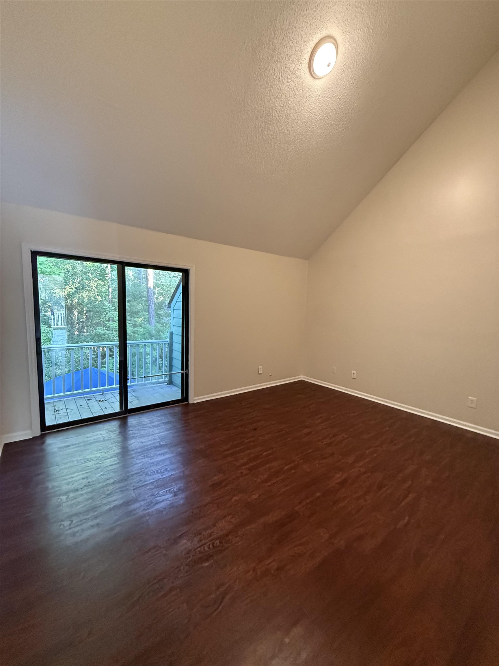 411 Cambridge Circle Property Photo 6