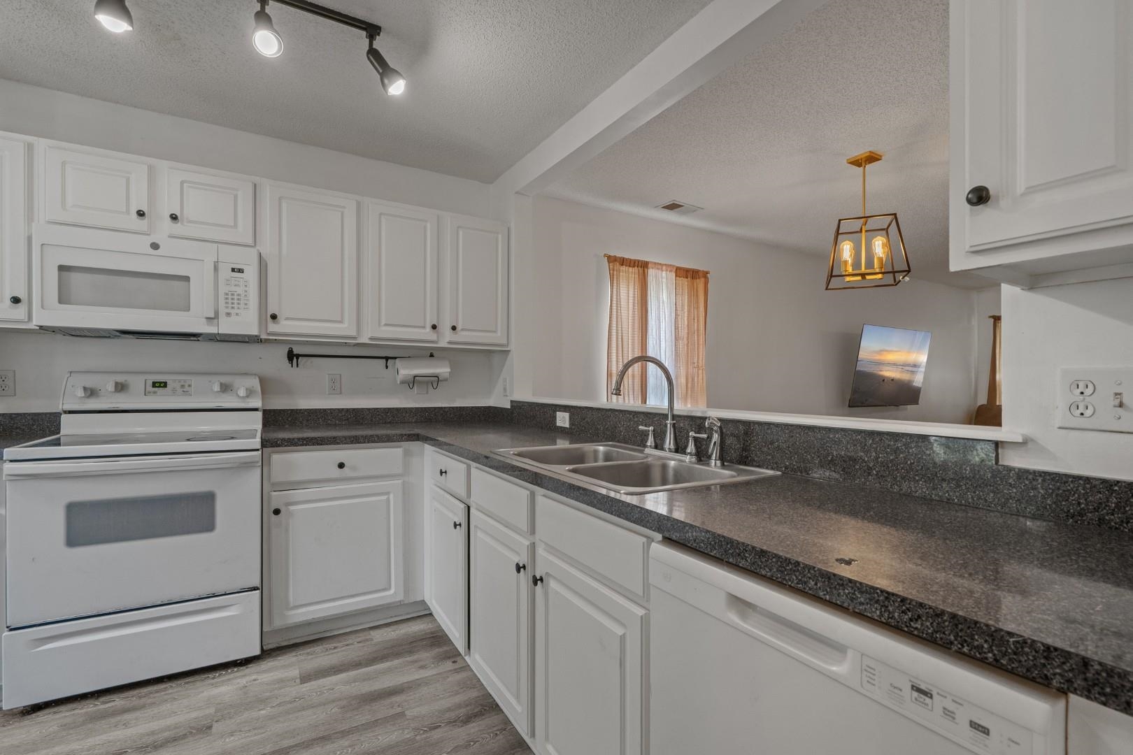121 Bellegrove Dr. Property Photo 21