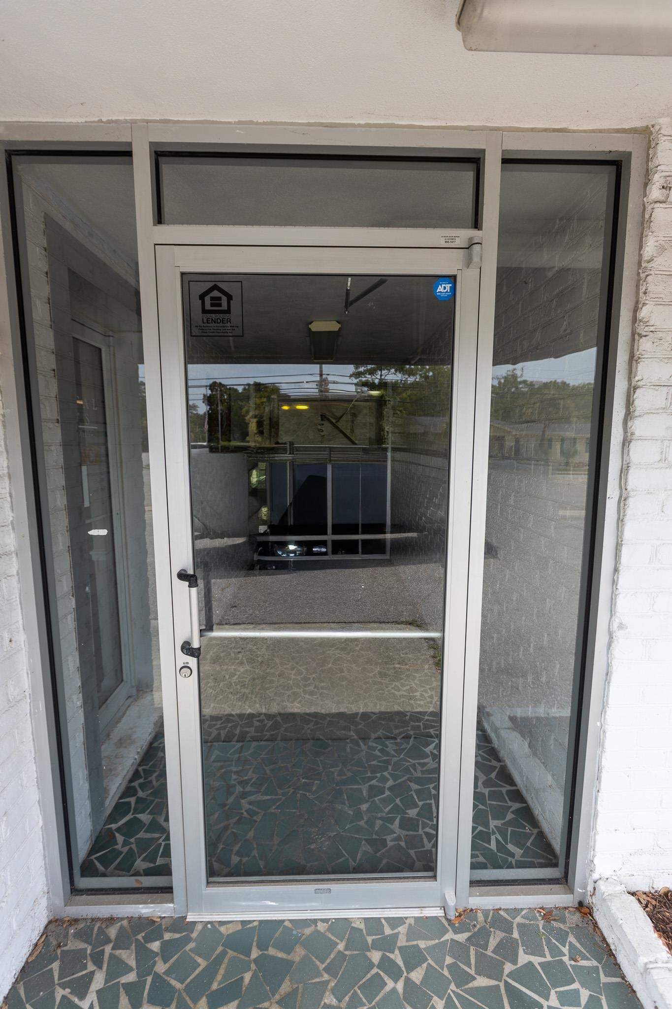 1803 N Oak St. Property Photo 2