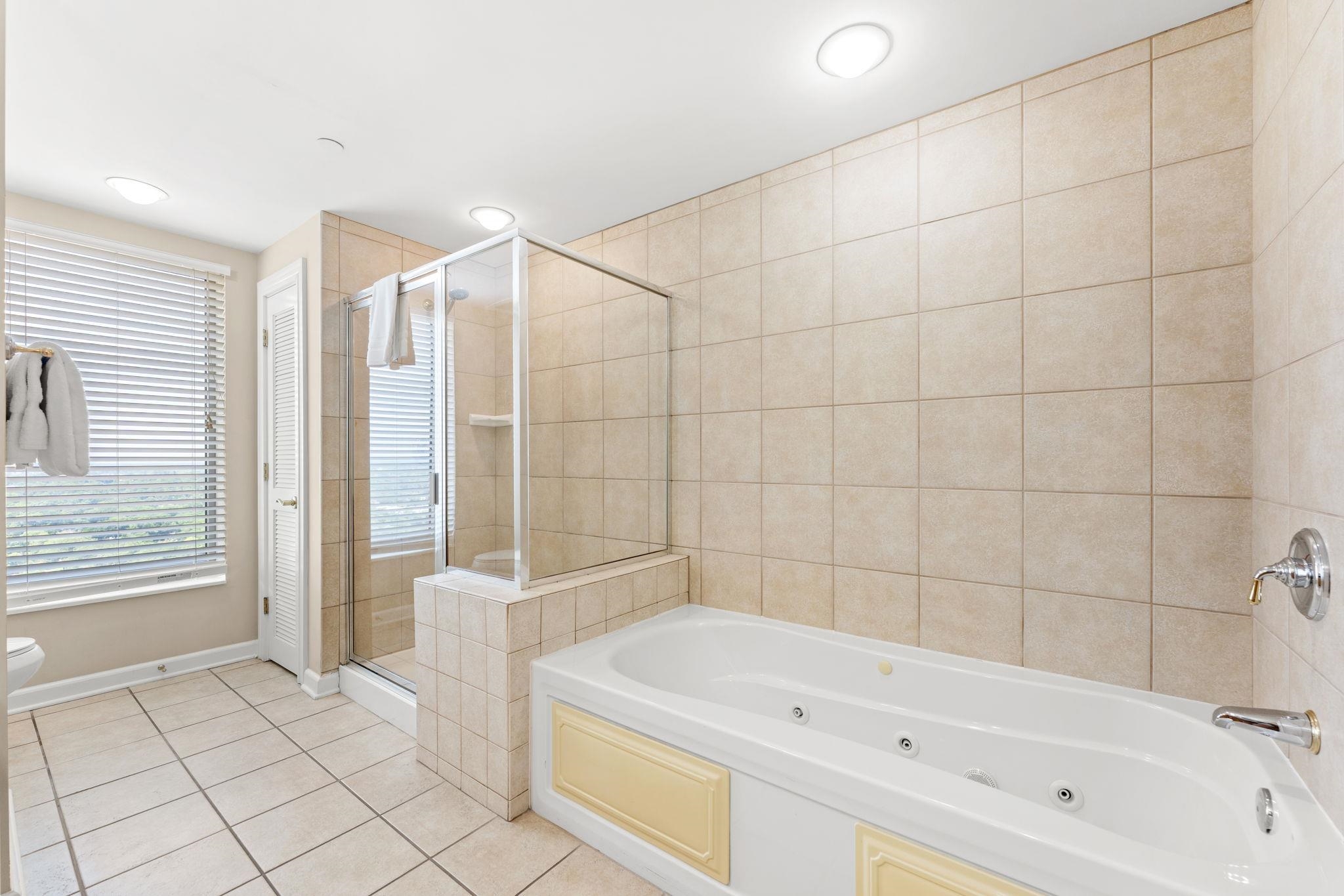 9994 Beach Club Dr. Property Photo 15