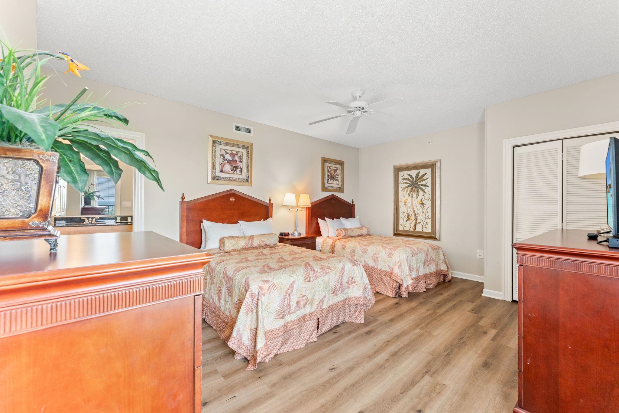 9994 Beach Club Dr. Property Photo 17