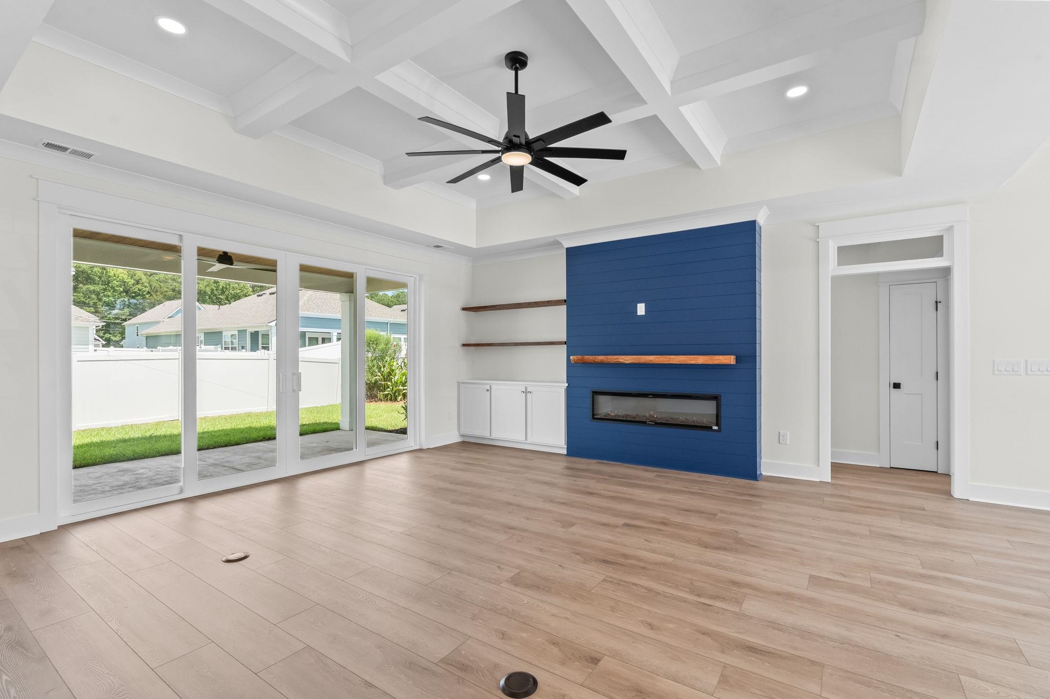 2836 Mcleod Ln. Property Photo 6