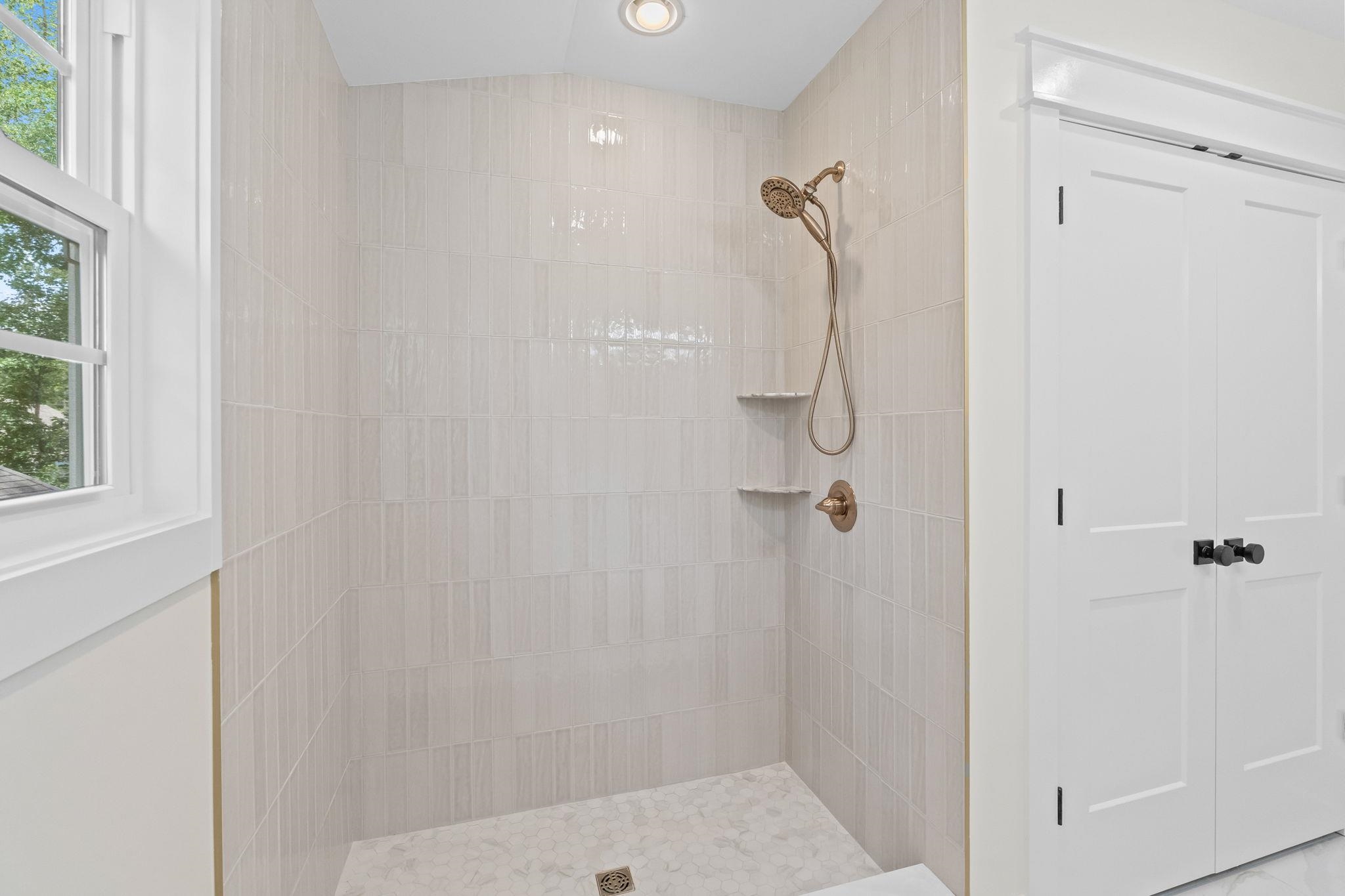 2836 Mcleod Ln. Property Photo 31