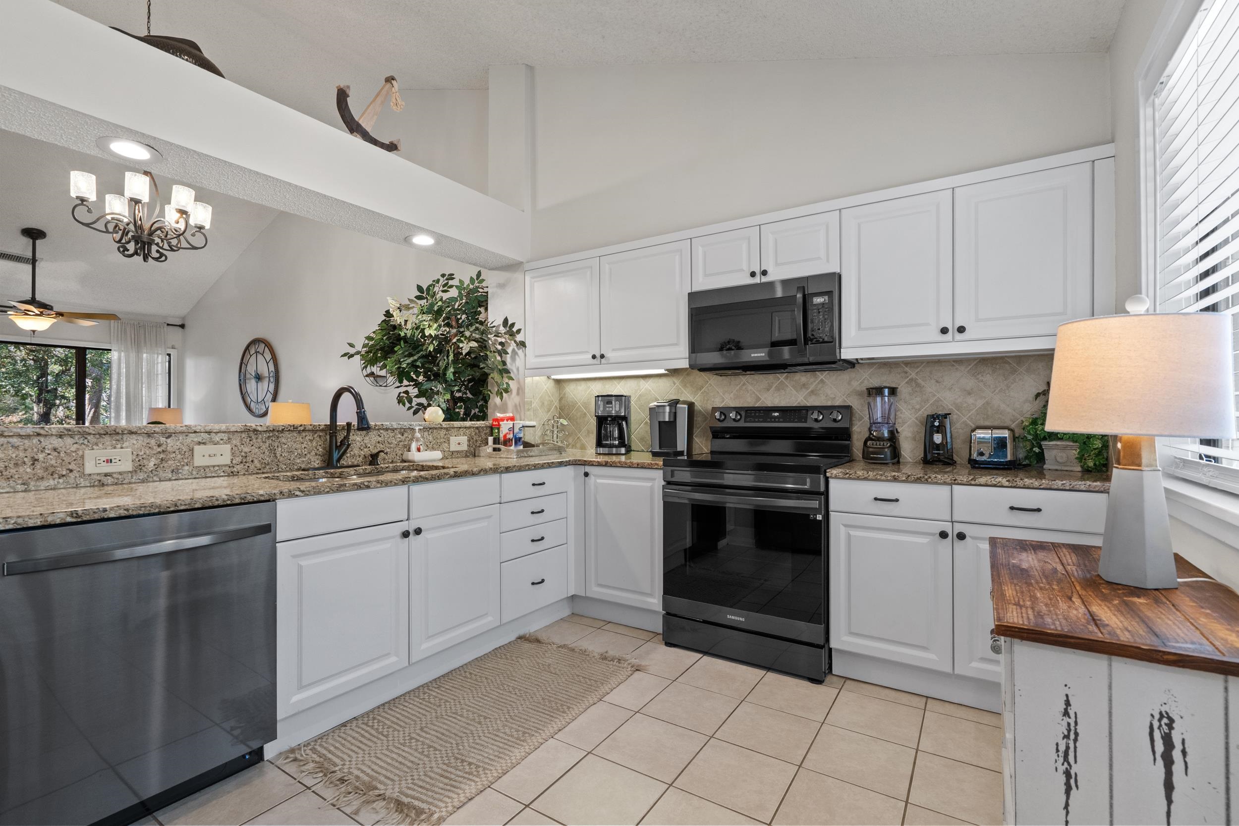 305 Myrtlewood Ct. Property Photo 4