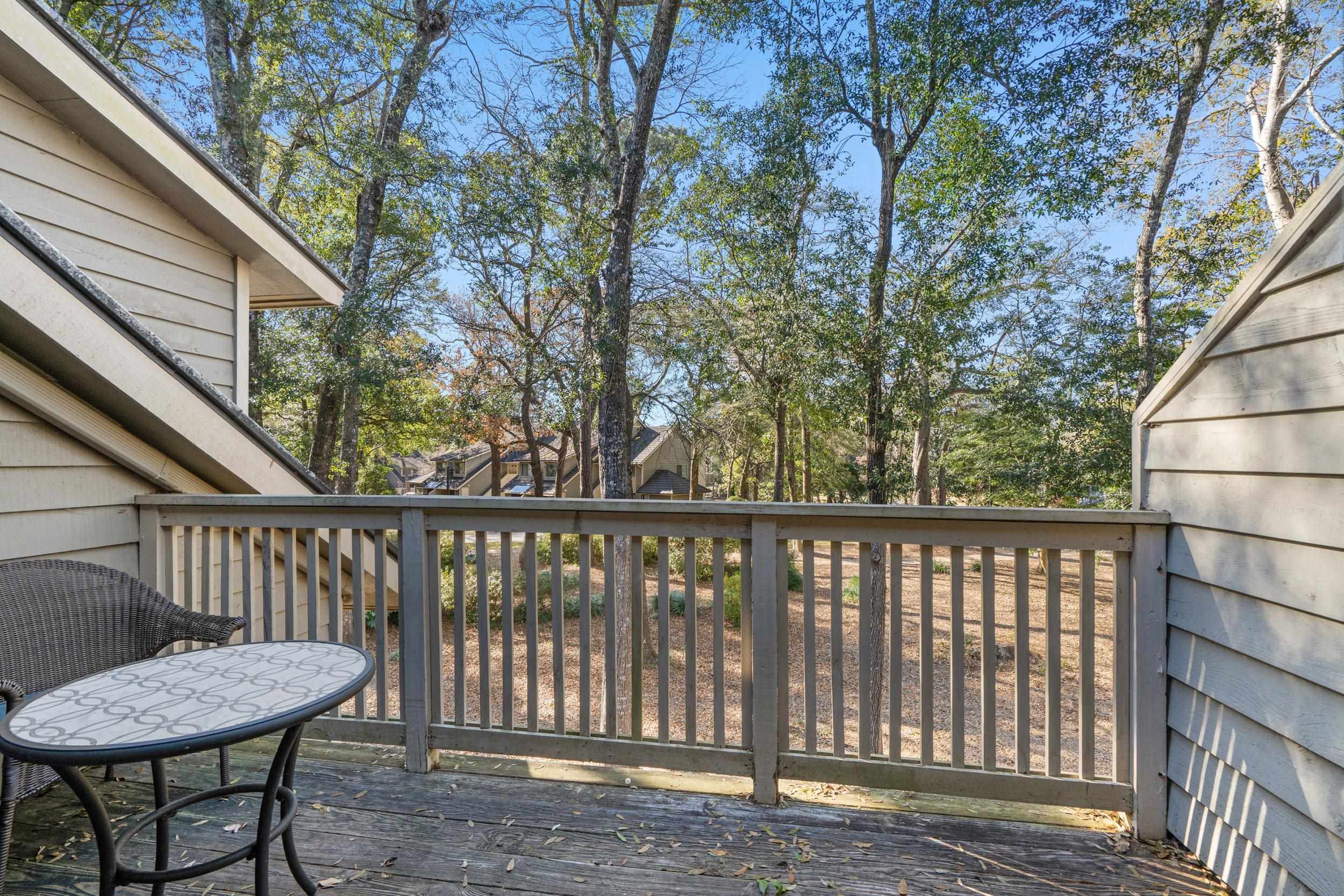 305 Myrtlewood Ct. Property Photo 6