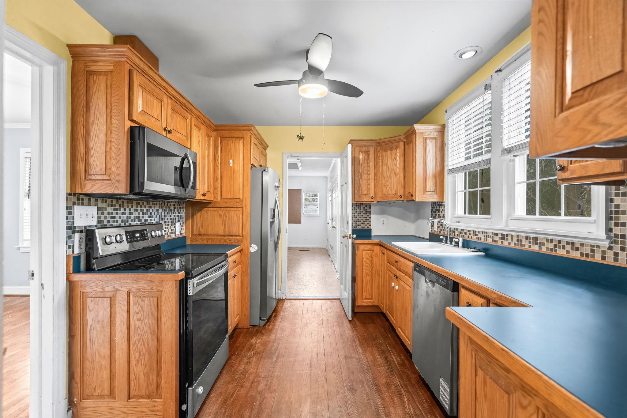 102 Sandwall Dr. Property Photo 14
