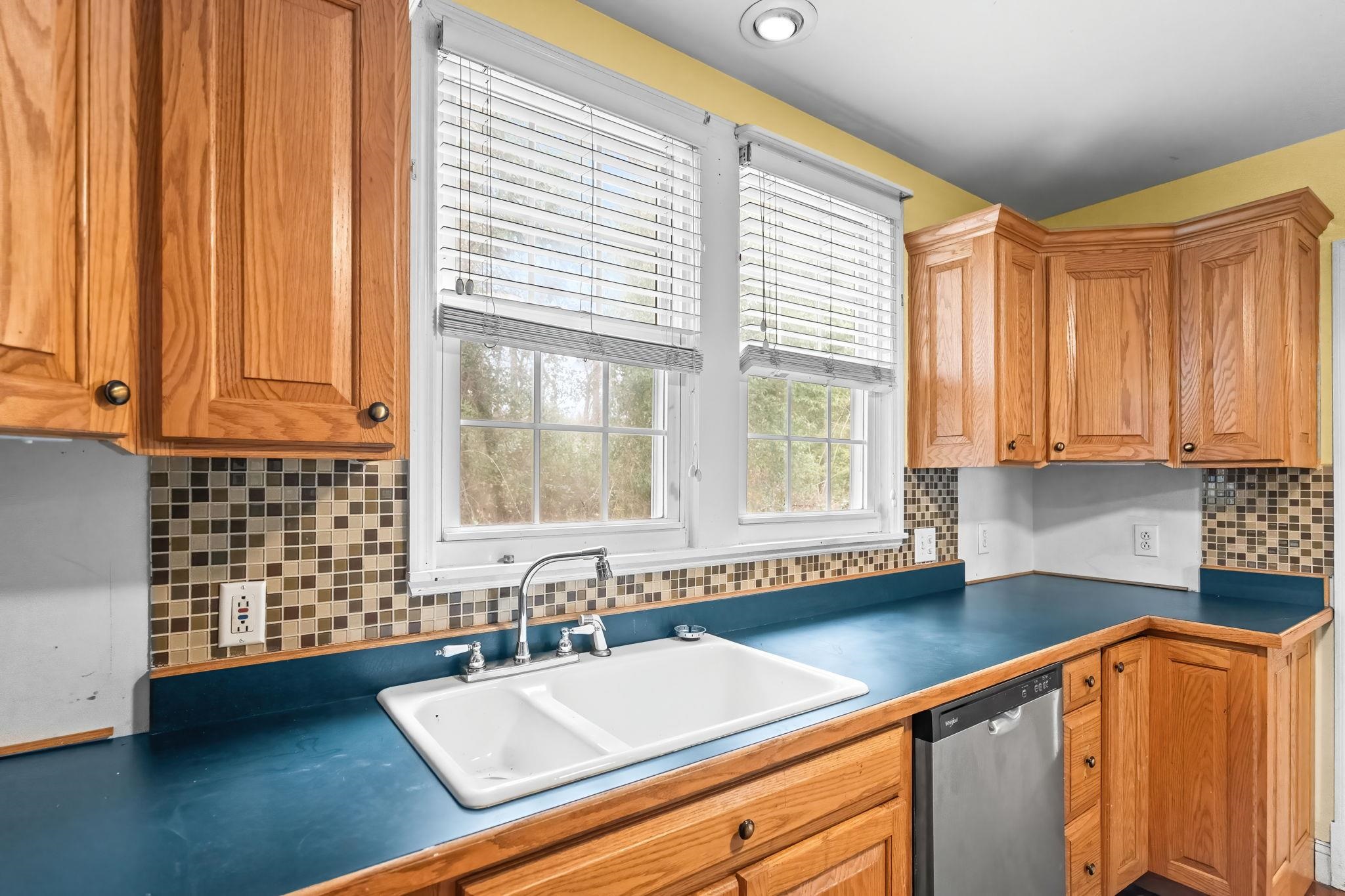 102 Sandwall Dr. Property Photo 18