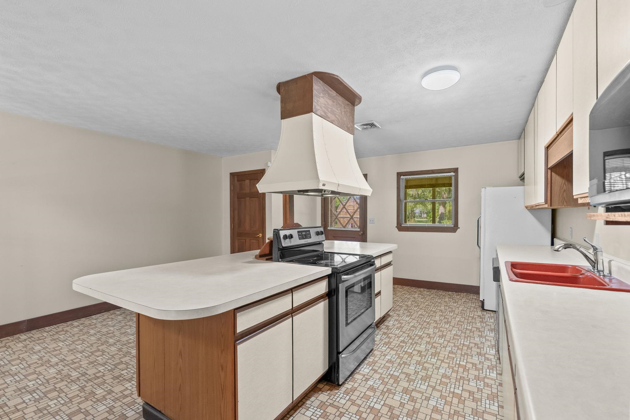 3139 Shetland Ln. Property Photo 32