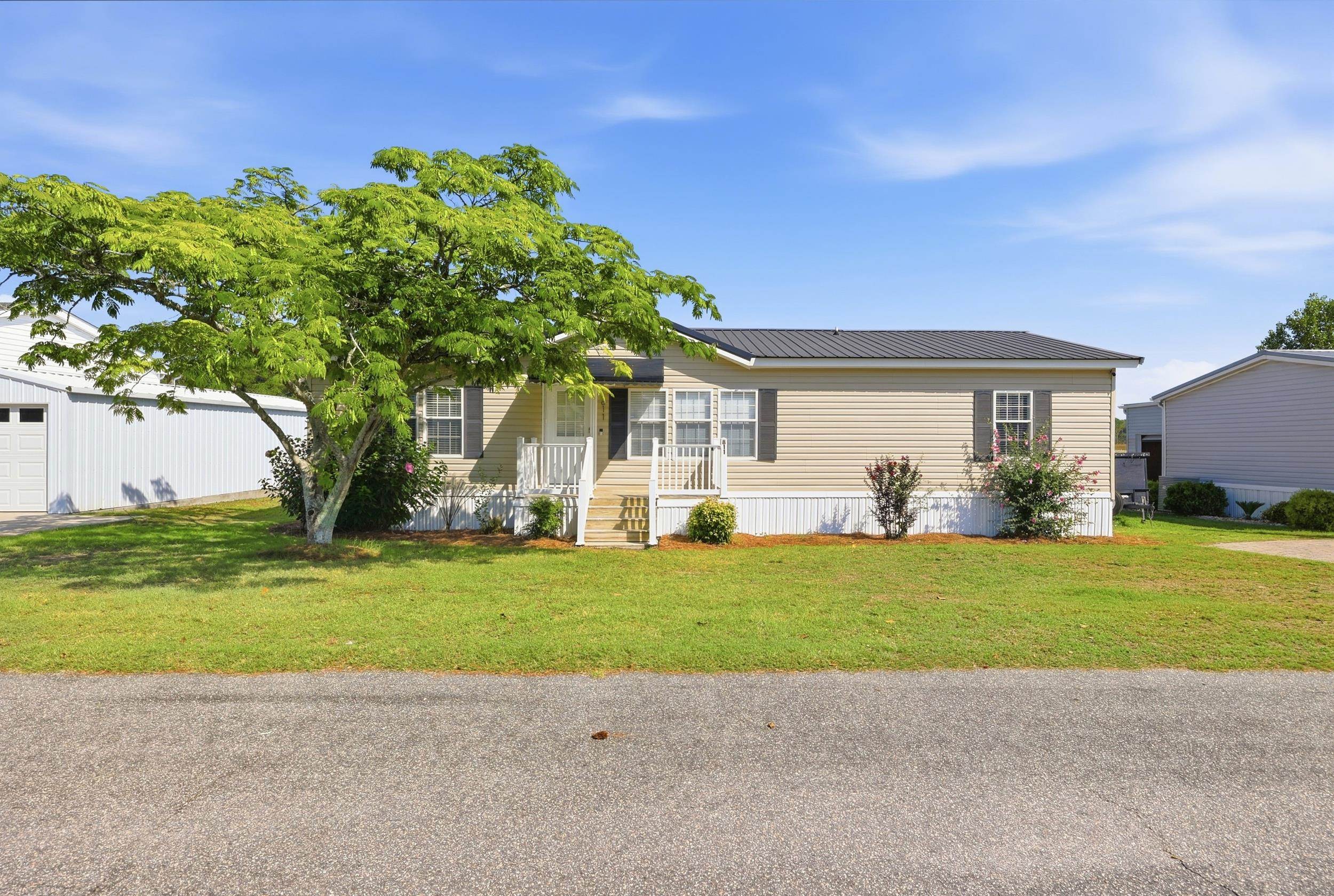 811 Waterway Dr. Property Photo 4
